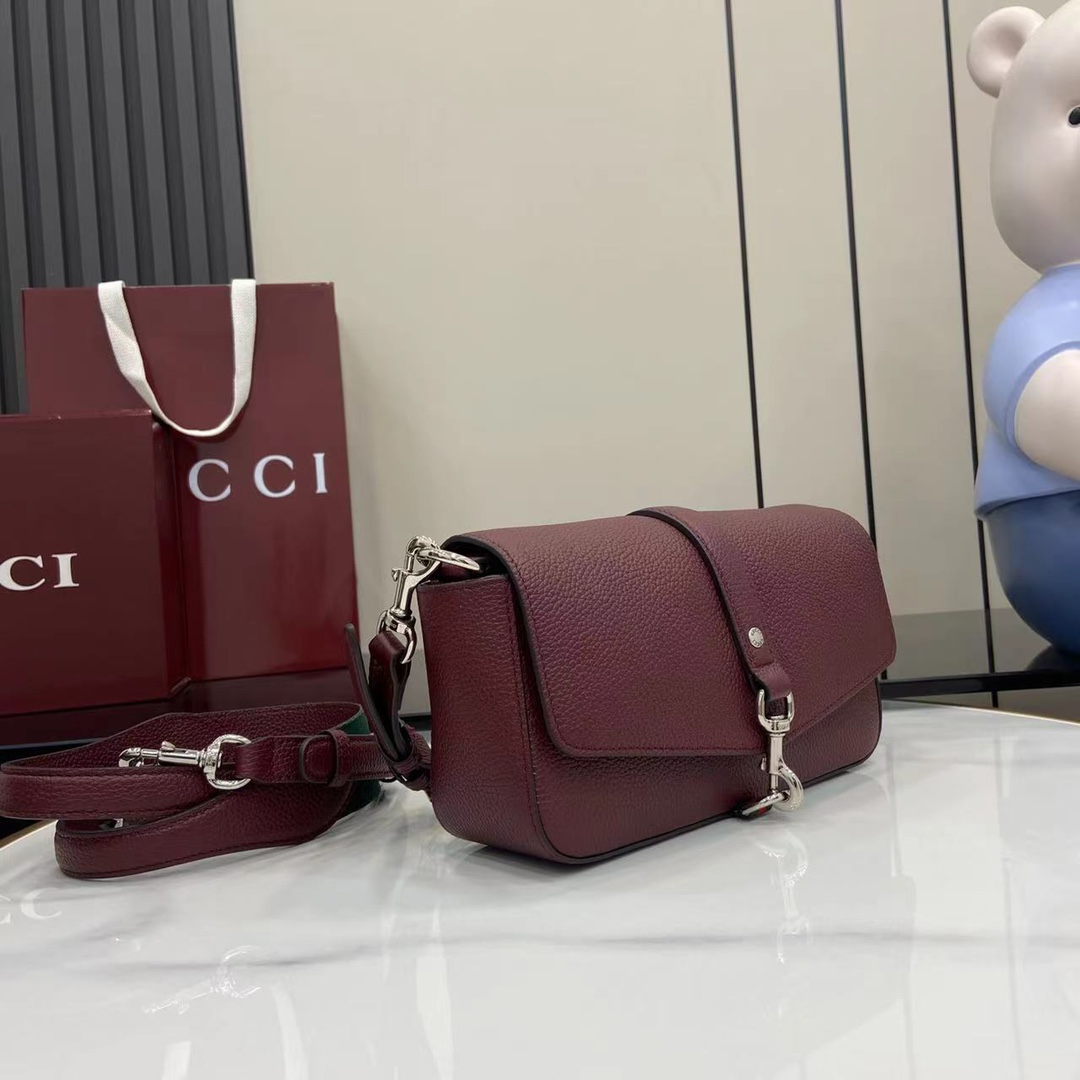 Gucci Small Crossbody Bag With Hook Closure - EUR FASHION