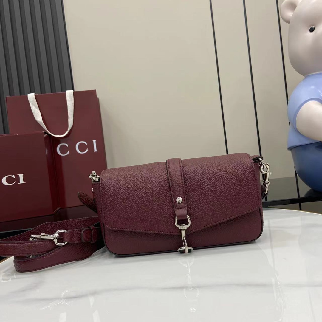 Gucci Small Crossbody Bag With Hook Closure - EUR FASHION