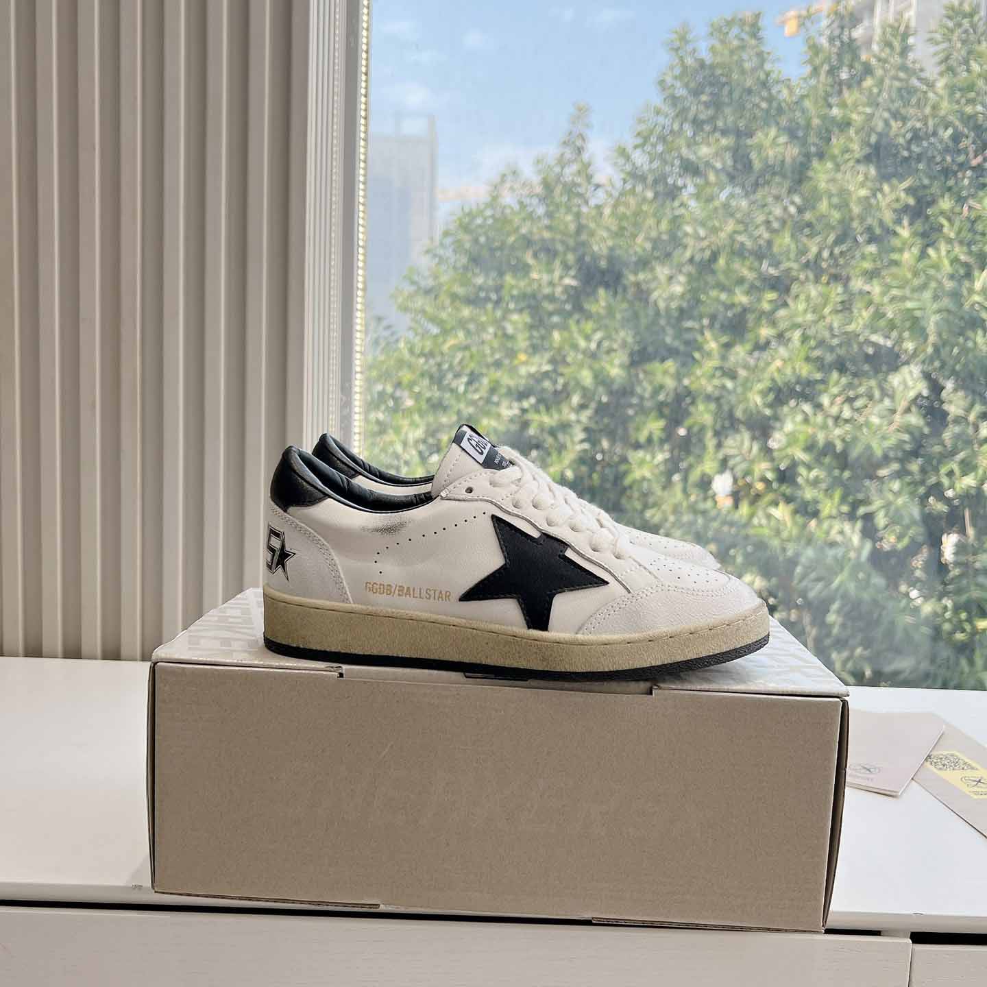 Golden Goose Sneakers - EUR FASHION