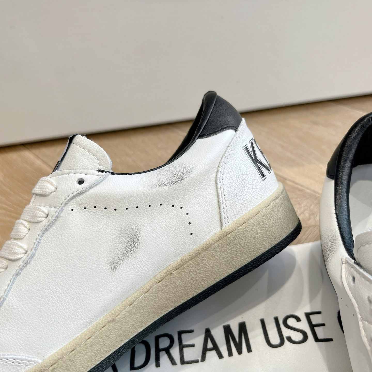 Golden Goose Sneakers - EUR FASHION