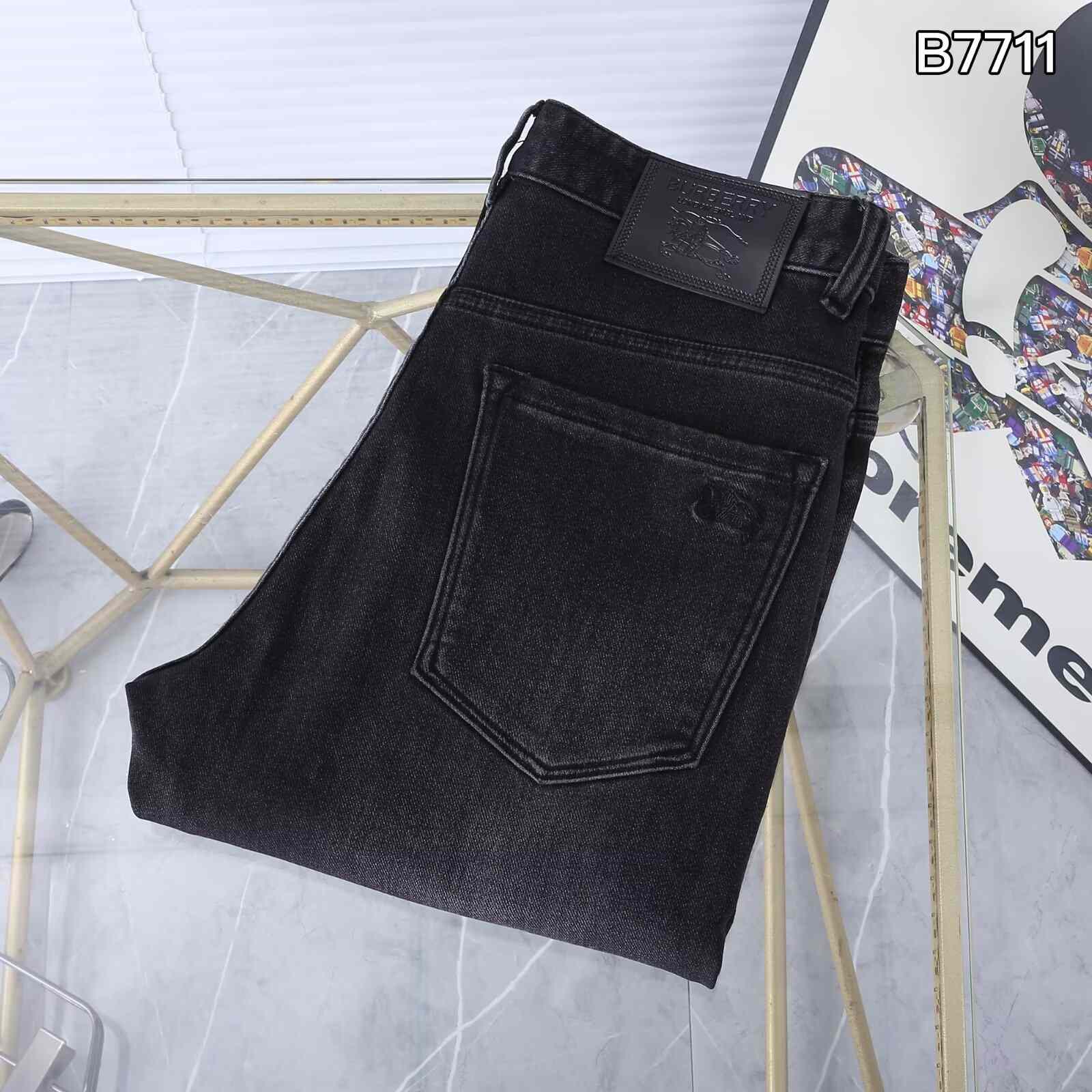 Burberry Jeans - EUR FASHION