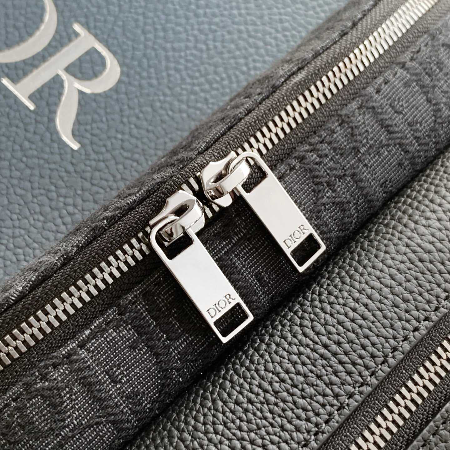 Dior And Kaws Rider 2.0 Belt Bag - EUR FASHION