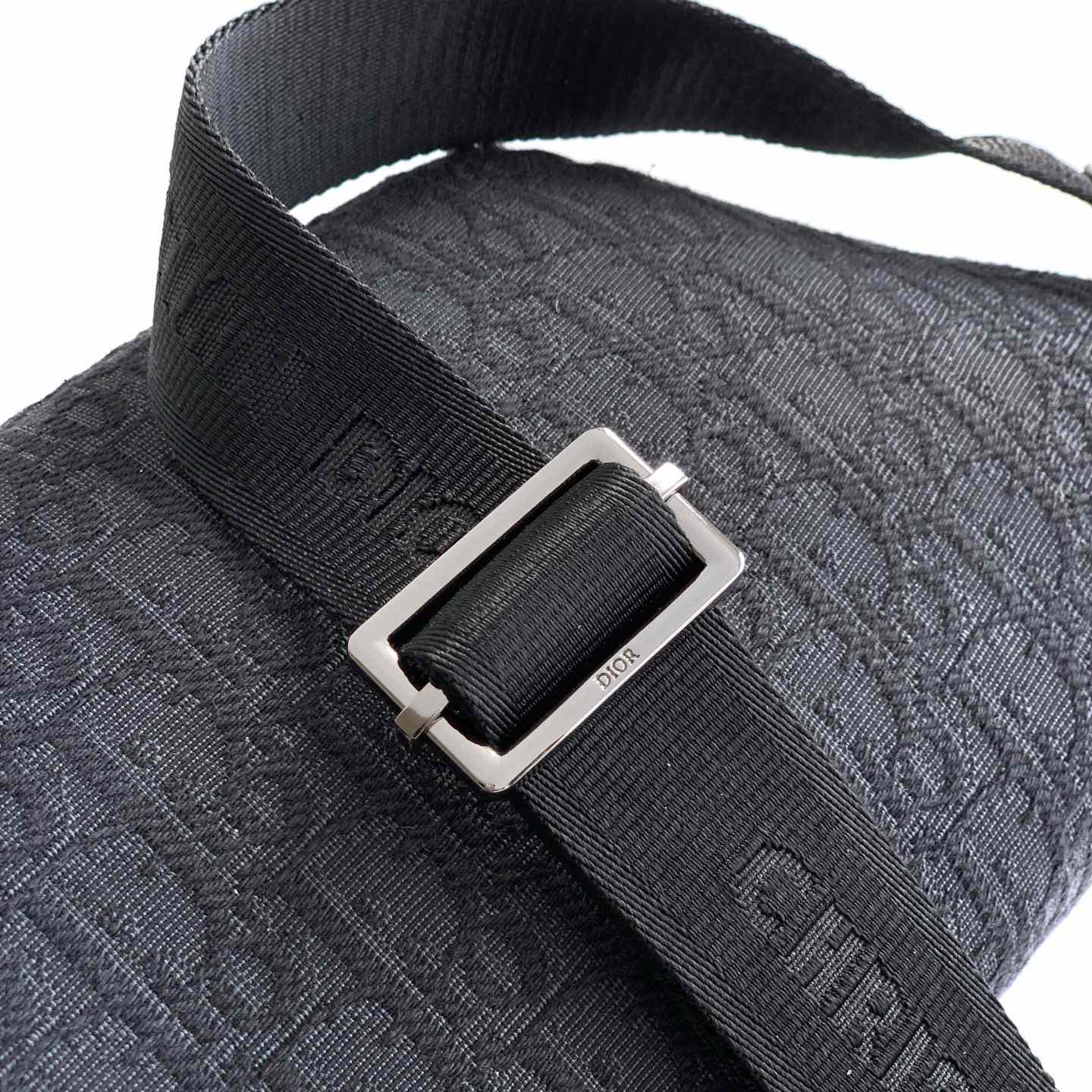 Dior And Kaws Rider 2.0 Belt Bag - EUR FASHION