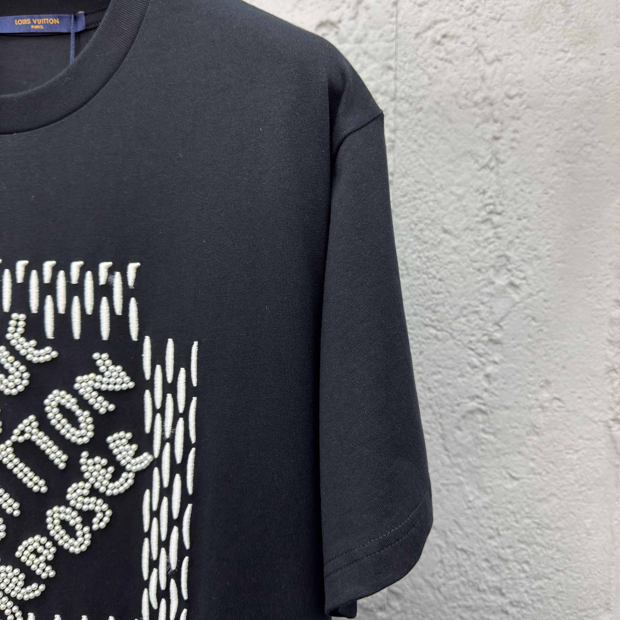 Louis Vuitton Embroidered Signature Cotton T-Shirt  1AFVB5 - EUR FASHION