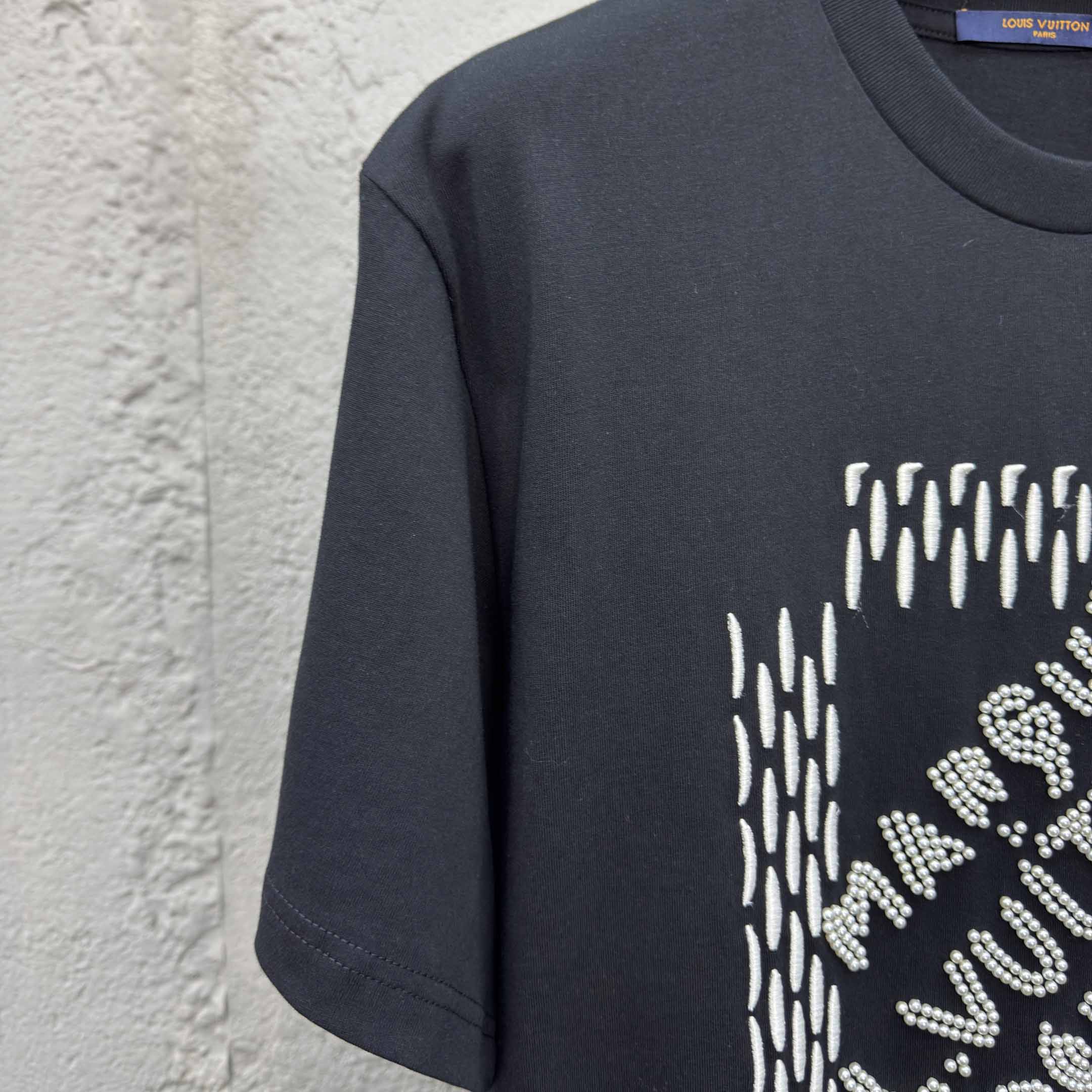 Louis Vuitton Embroidered Signature Cotton T-Shirt  1AFVB5 - EUR FASHION