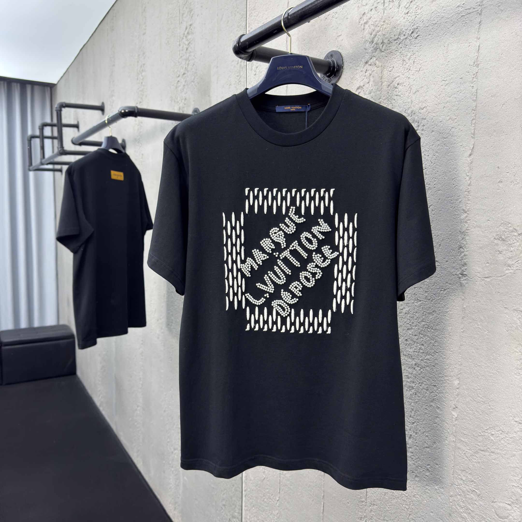 Louis Vuitton Embroidered Signature Cotton T-Shirt  1AFVB5 - EUR FASHION