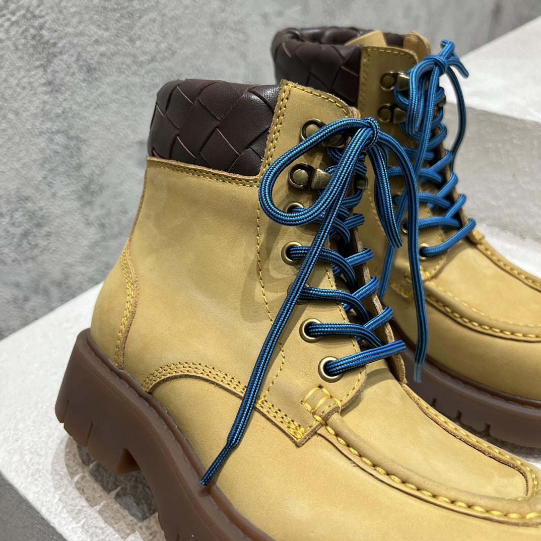 Bottega Veneta Haddock Lace-Up Ankle Boot - EUR FASHION