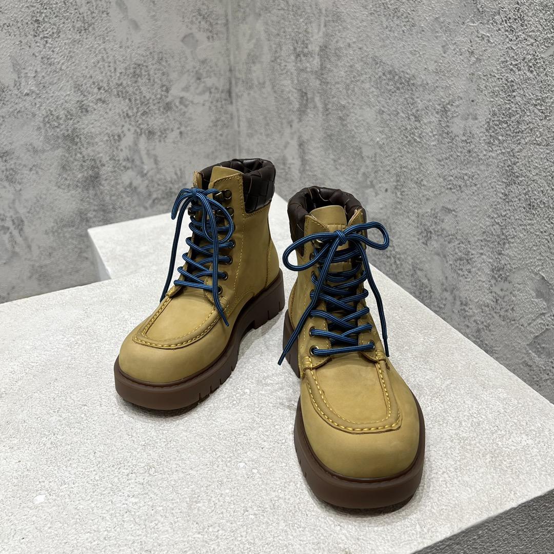 Bottega Veneta Haddock Lace-Up Ankle Boot - EUR FASHION