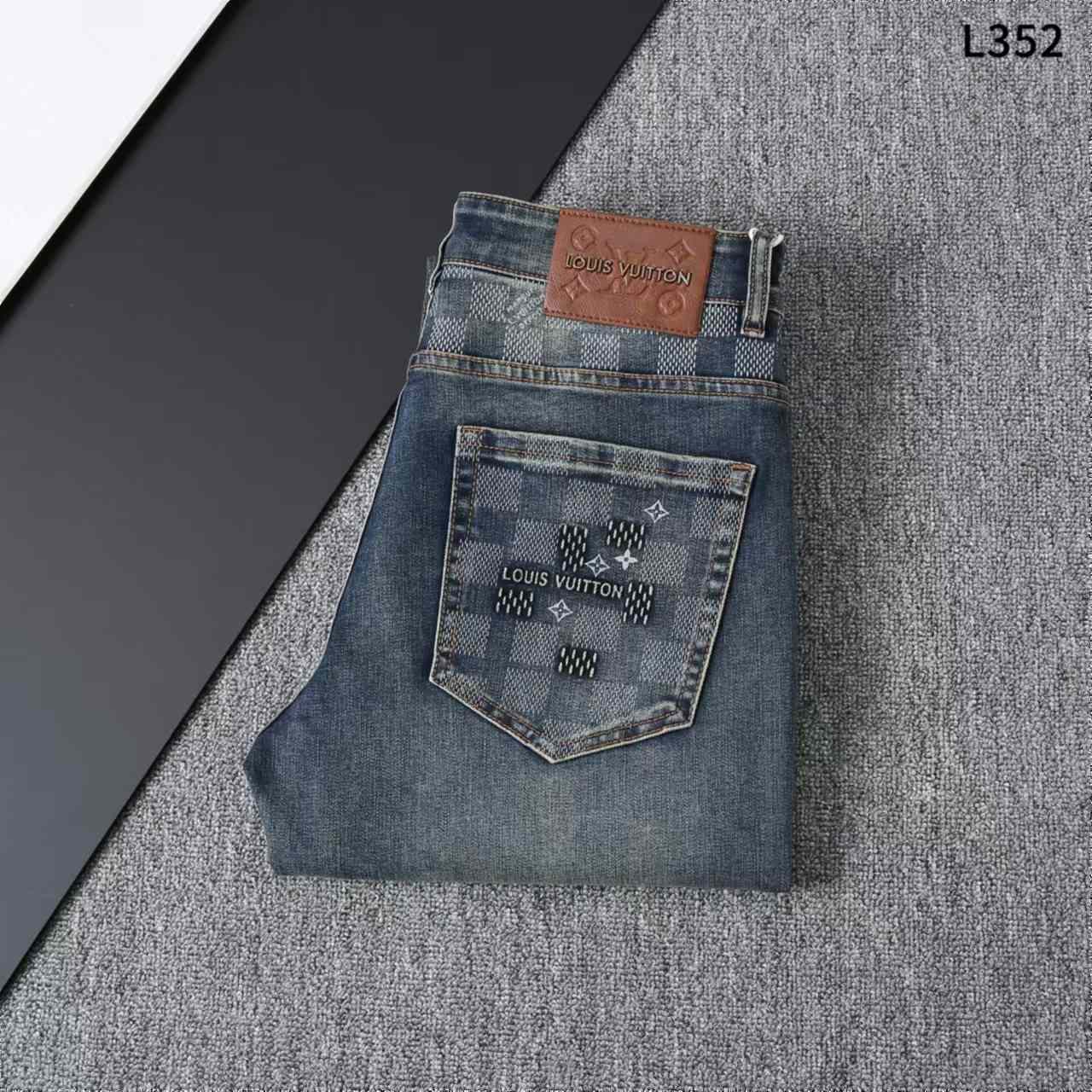 Louis Vuitton Jeans - EUR FASHION