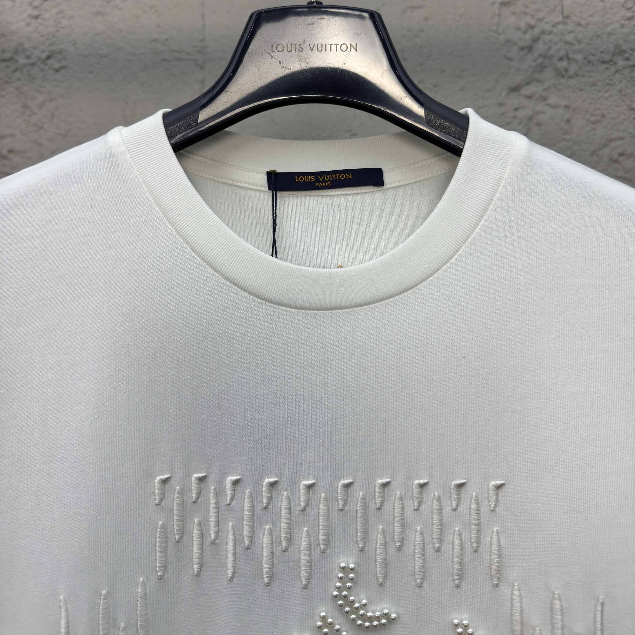 Louis Vuitton Embroidered Signature Cotton T-Shirt  1AFV77 - EUR FASHION
