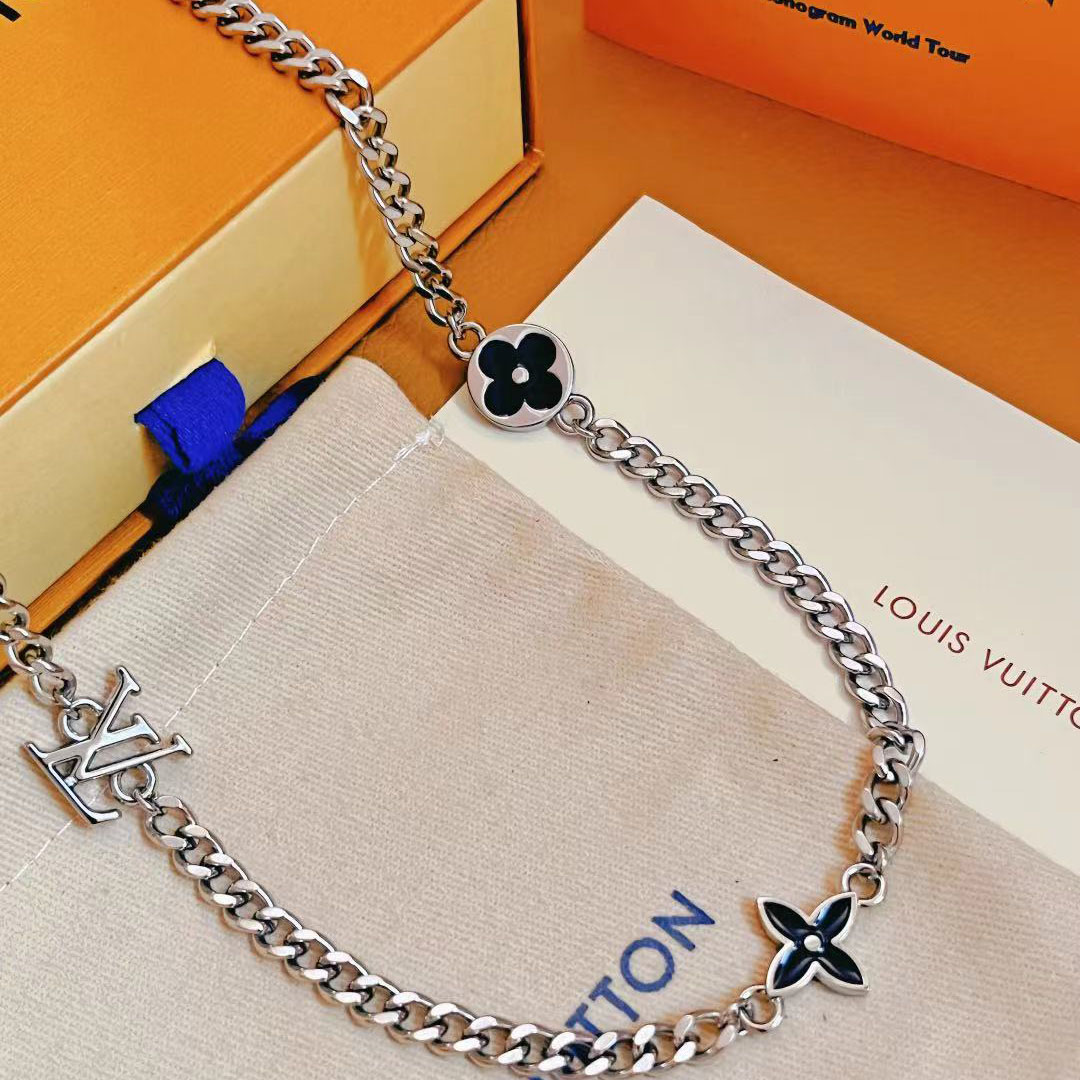Louis Vuitton LV Spike Charms Necklace  M01717 - EUR FASHION