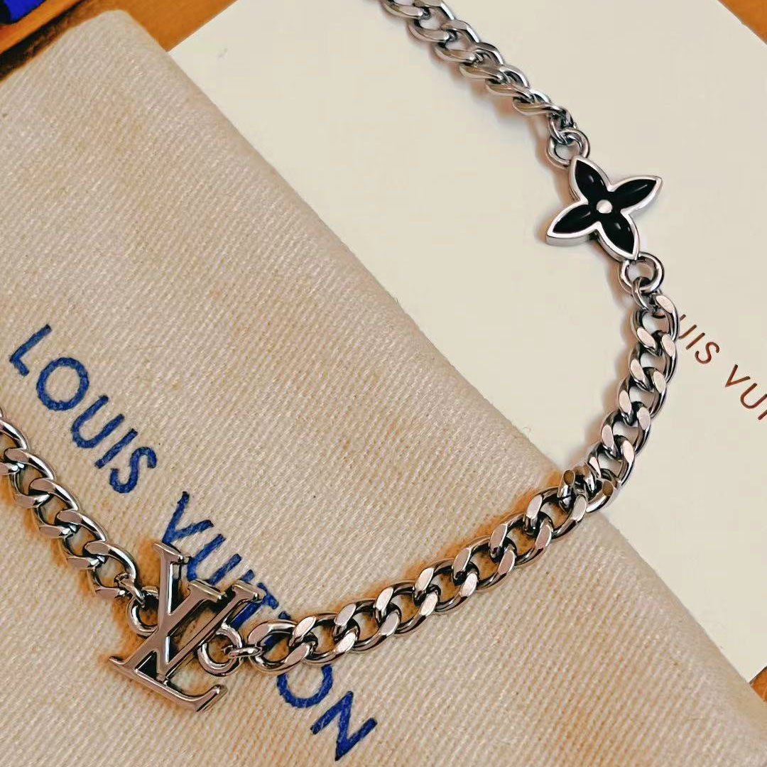 Louis Vuitton LV Spike Charms Necklace  M01717 - EUR FASHION