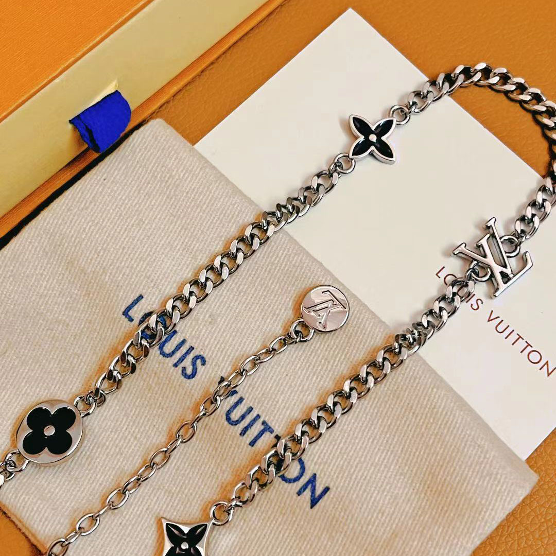 Louis Vuitton LV Spike Charms Necklace  M01717 - EUR FASHION