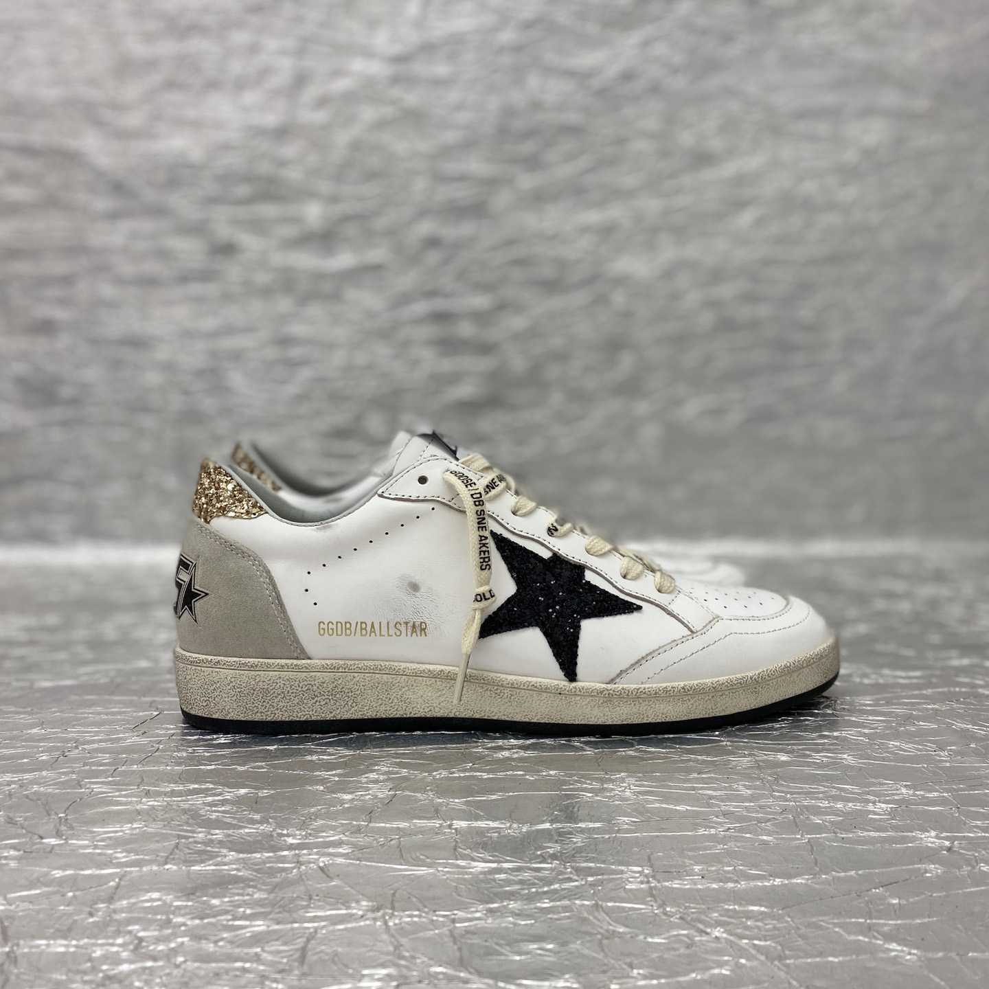 Golden Goose Sneakers - EUR FASHION