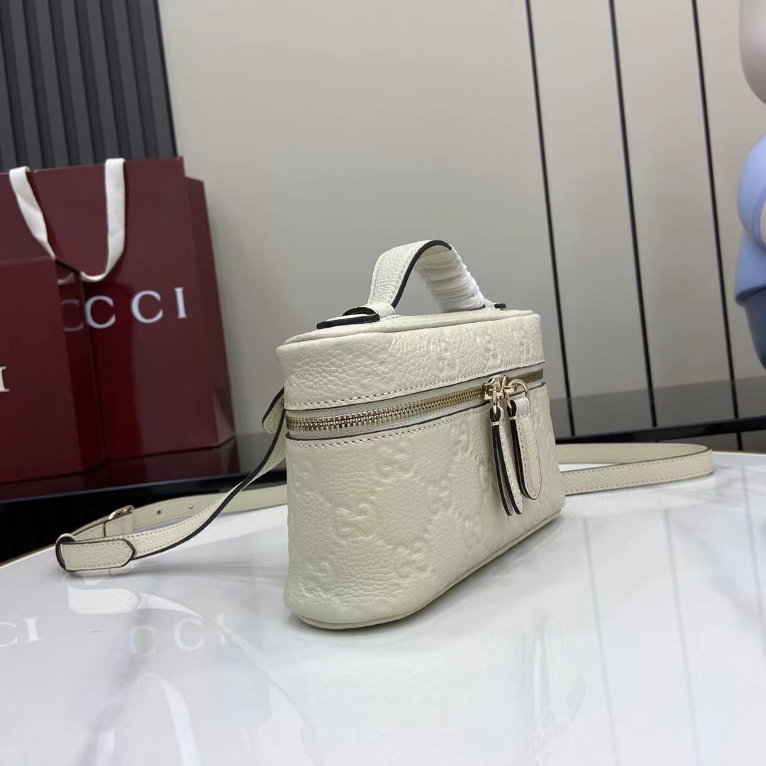 Gucci GG Emblem Small Bag - EUR FASHION