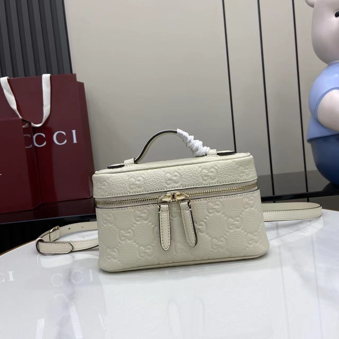 Gucci GG Emblem Small Bag - EUR FASHION