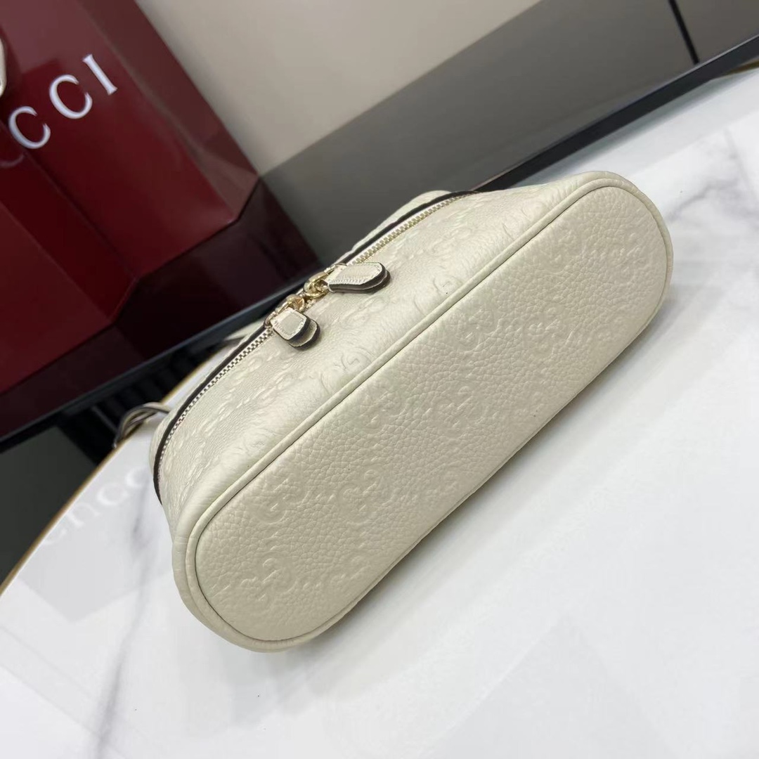 Gucci GG Emblem Small Bag - EUR FASHION