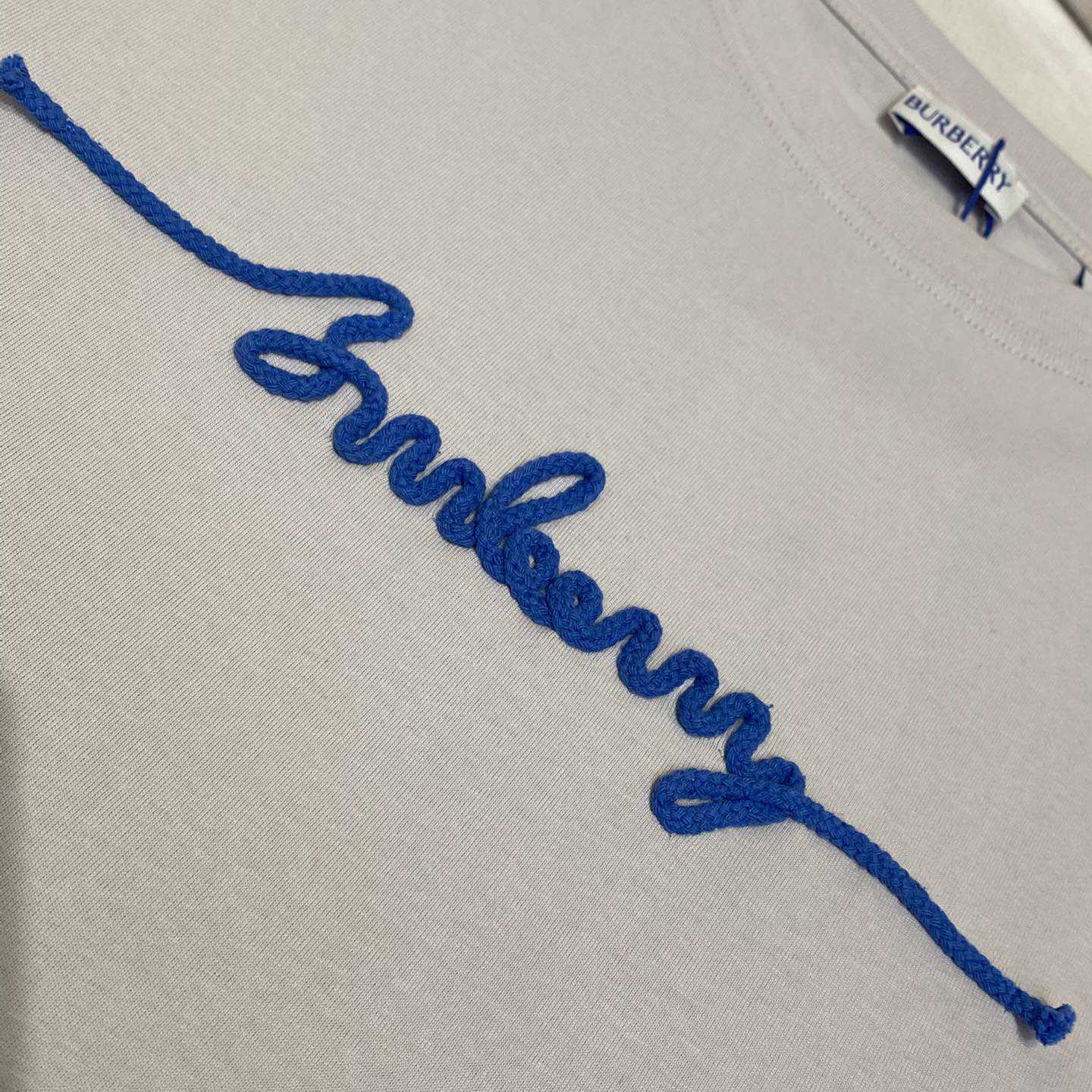 Burberry Knot Logo Cotton T-shirt   - EUR FASHION