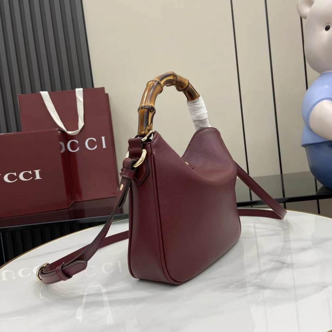 Gucci Diana Small Shoulder Bag - EUR FASHION