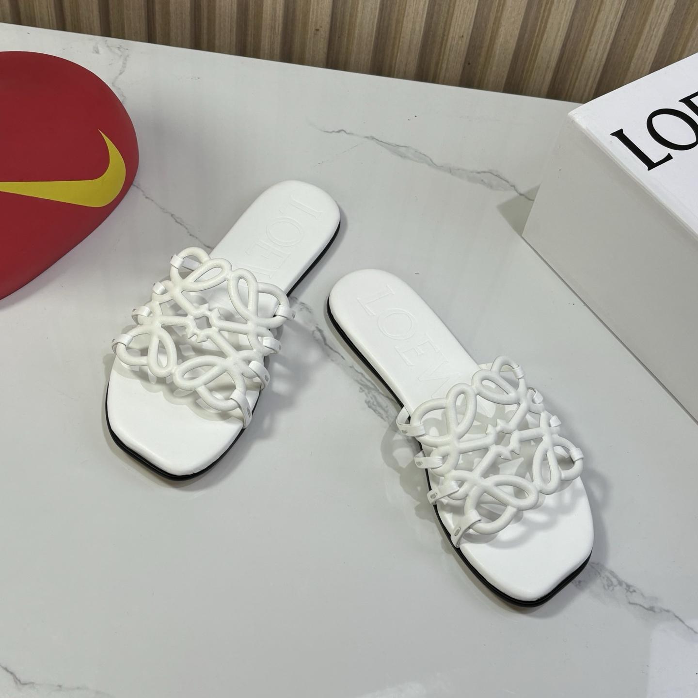 Loewe Petal Anagram Slide In Soft Calfskin - EUR FASHION
