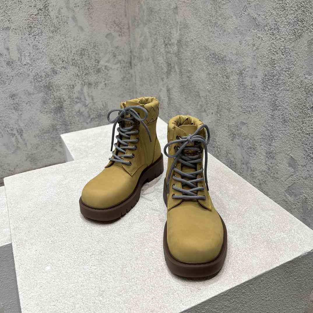 Bottega Veneta Haddock Lace-Up Ankle Boot - EUR FASHION
