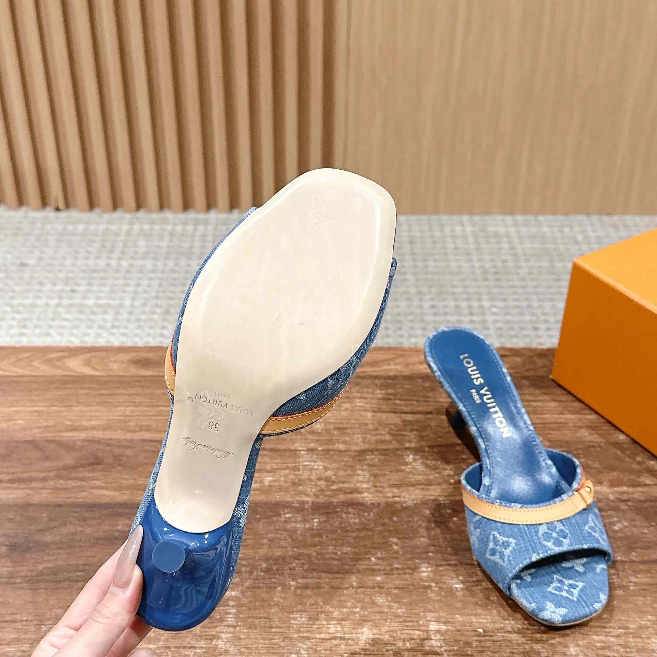 Louis Vuitton LV x TM 6AM Mule    - EUR FASHION