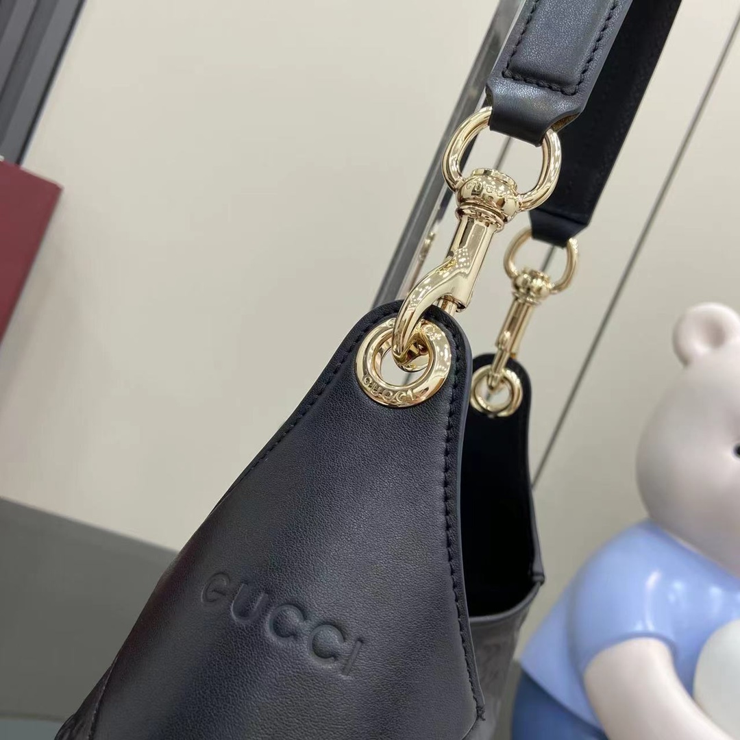 Gucci B Medium Shoulder Bag - EUR FASHION