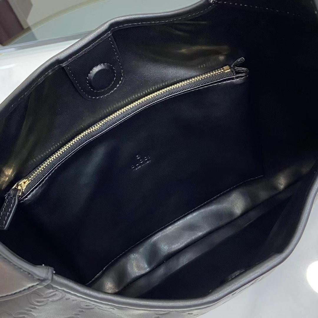 Gucci B Medium Shoulder Bag - EUR FASHION