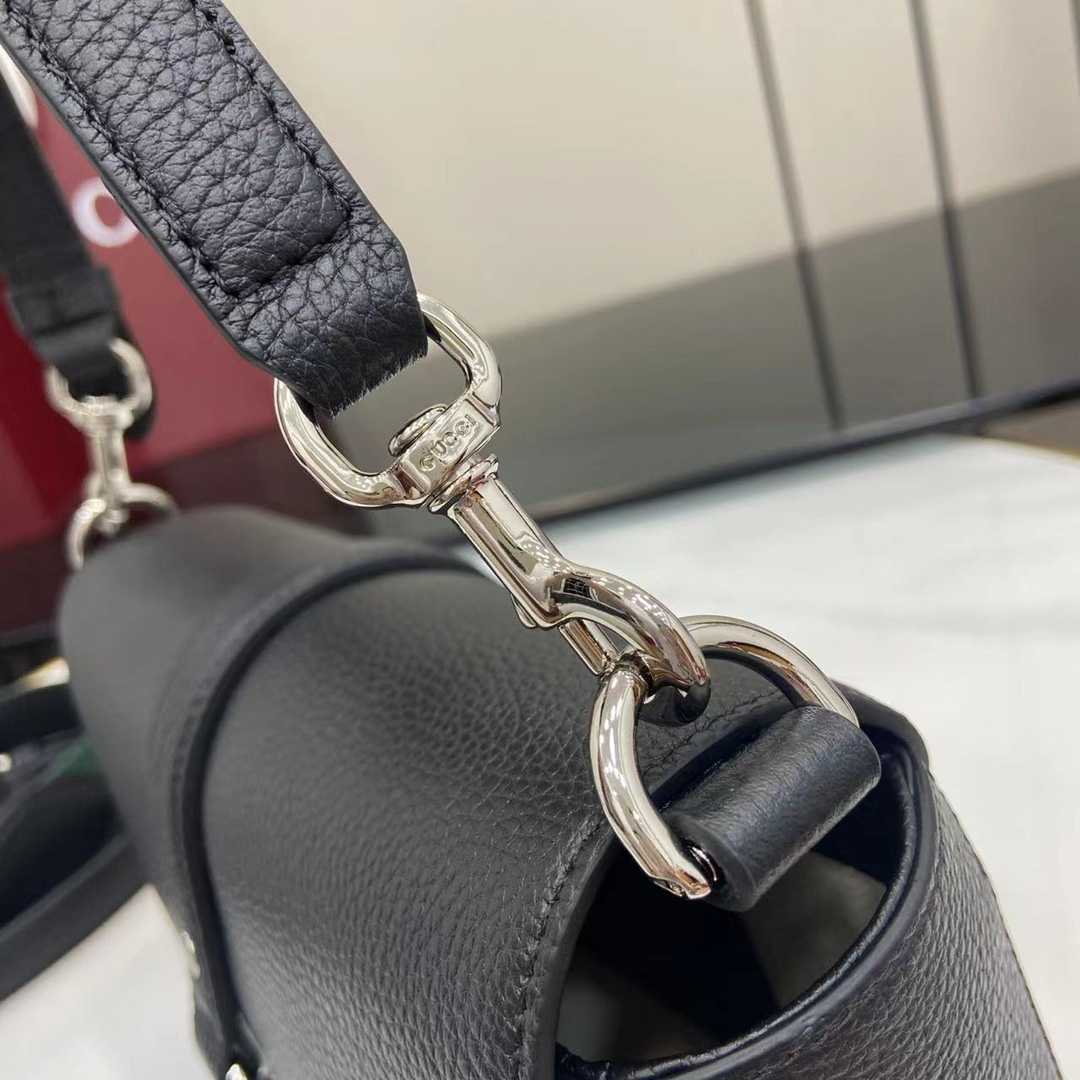 Gucci Small Crossbody Bag With Hook Closure - EUR FASHION
