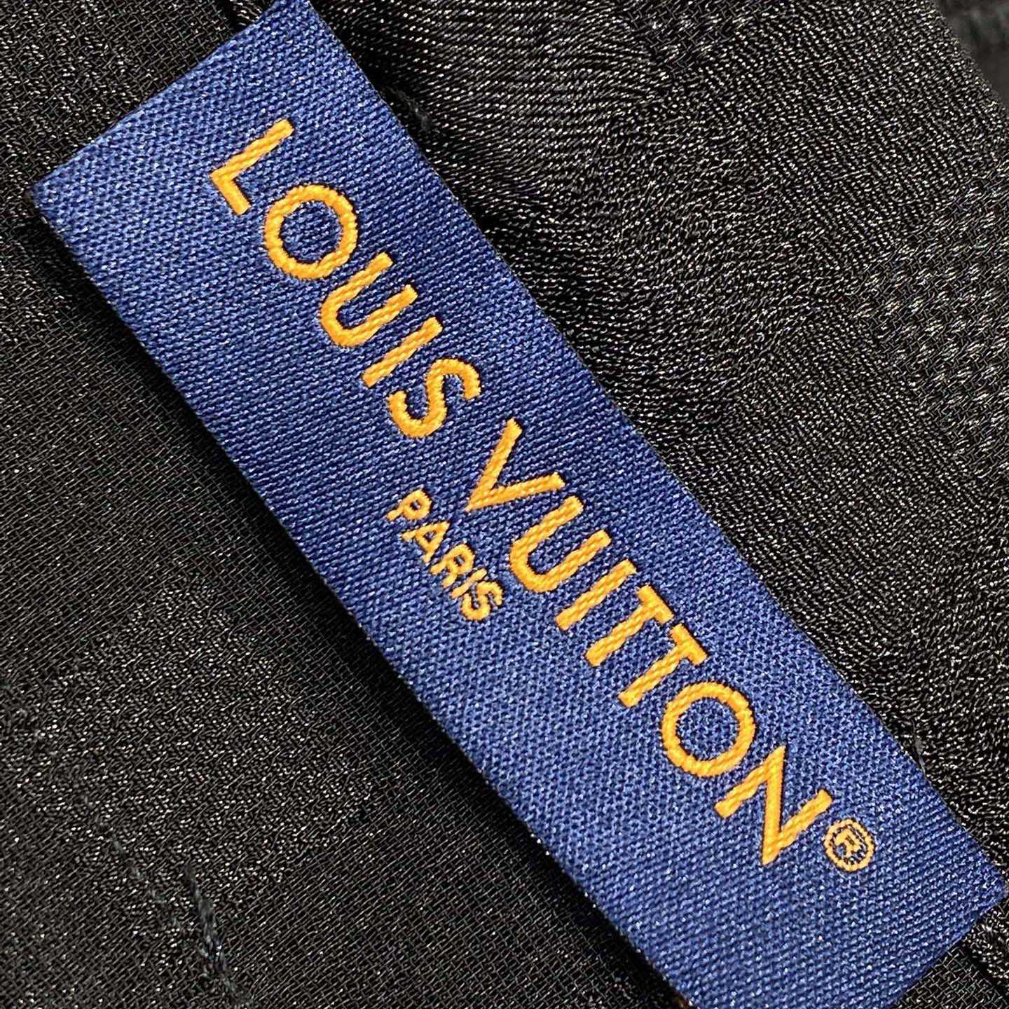 Louis Vuitton Graphic Jacquard Fluid Shorts  1AHCD5 - EUR FASHION