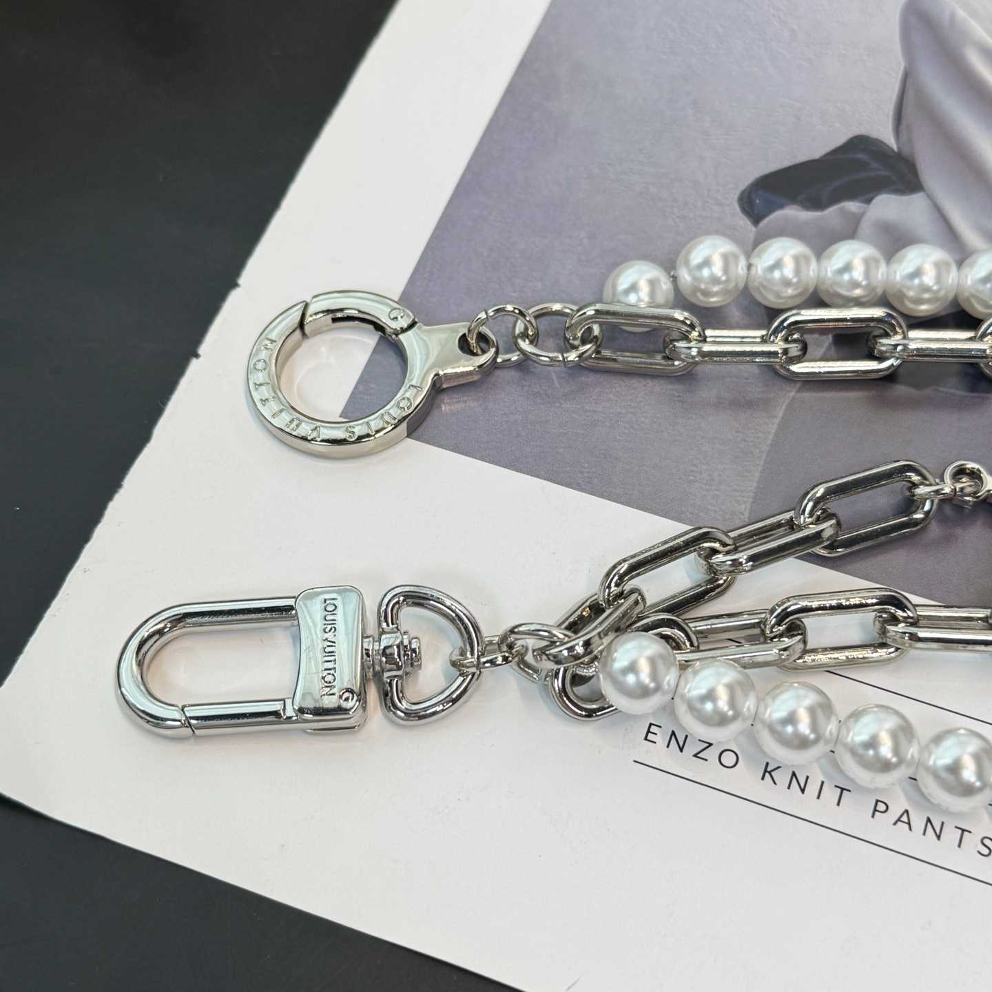 Louis Vuitton Pearls Chain Belt and Bag Charm  M02606 - EUR FASHION