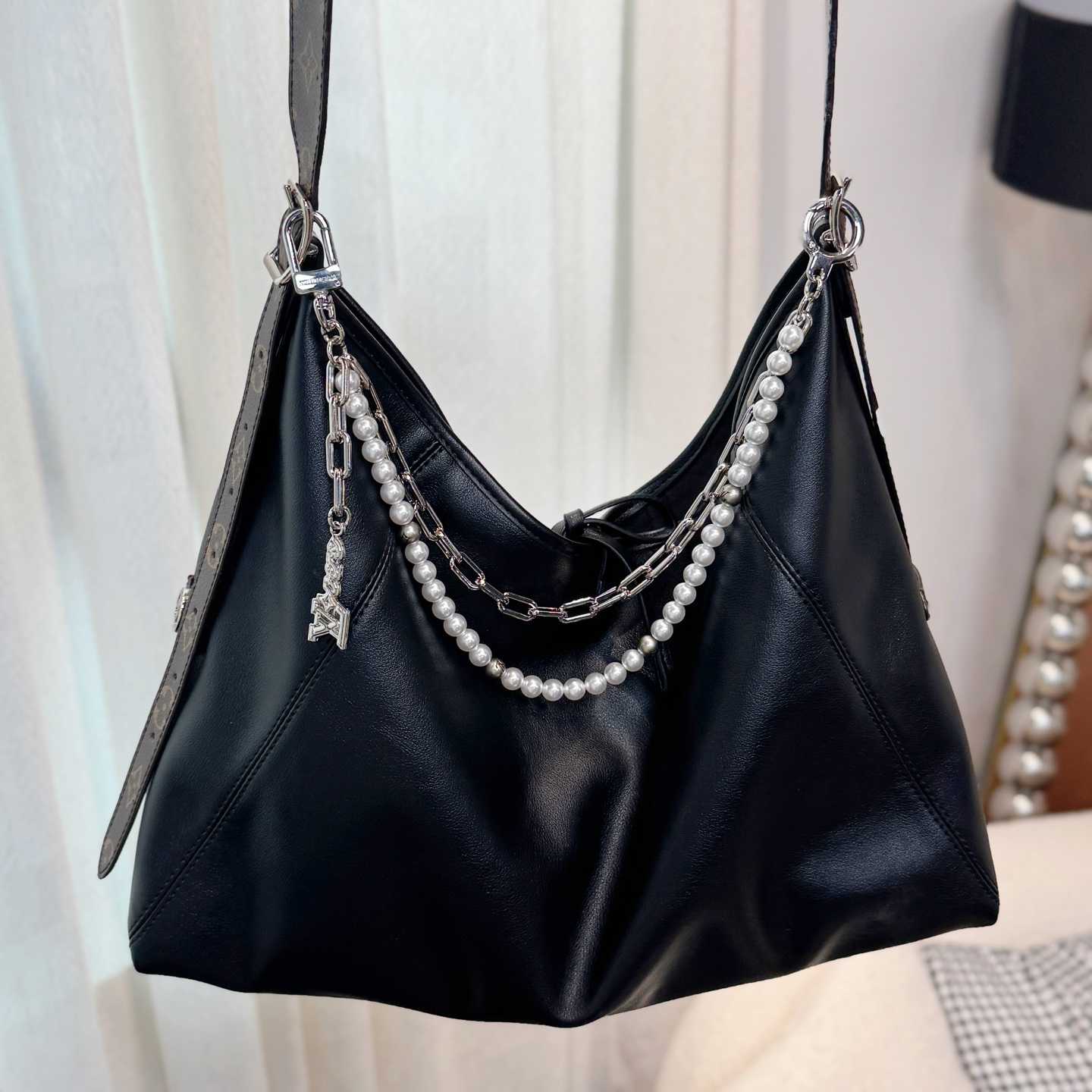 Louis Vuitton Pearls Chain Belt and Bag Charm  M02606 - EUR FASHION