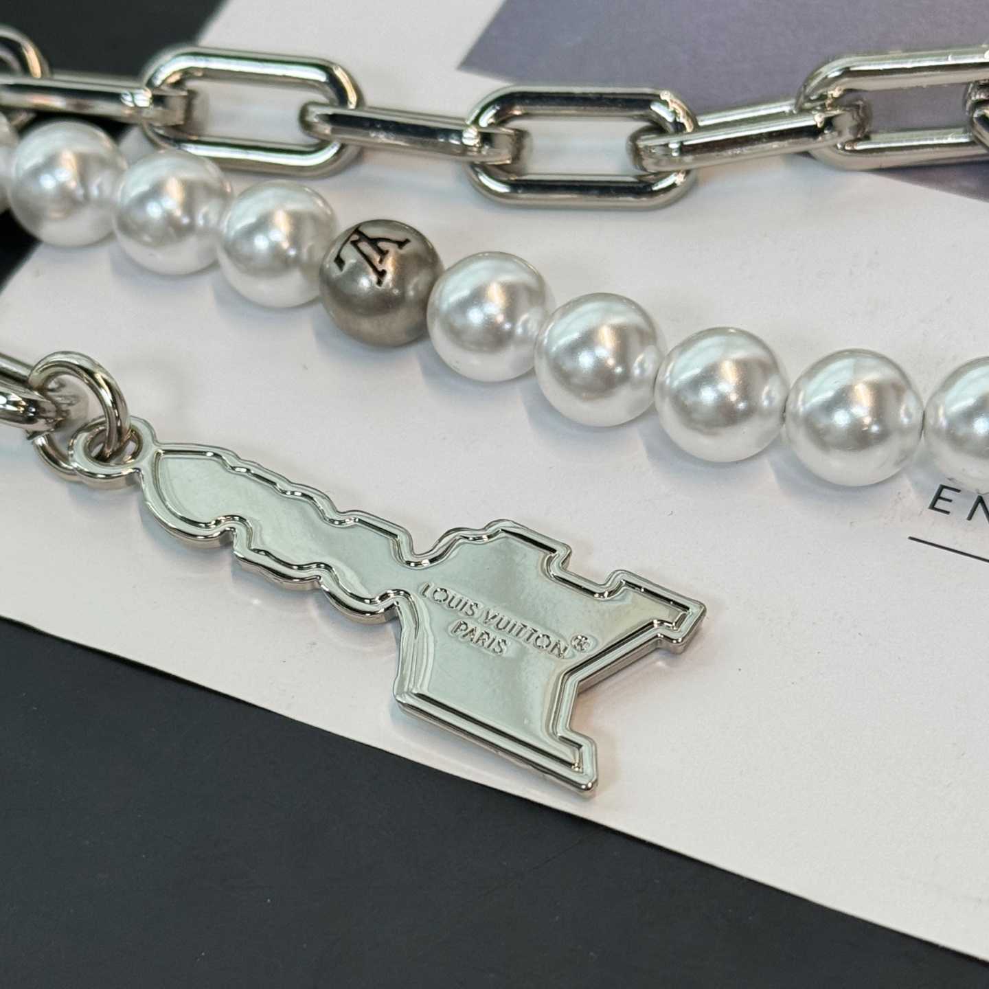 Louis Vuitton Pearls Chain Belt and Bag Charm  M02606 - EUR FASHION