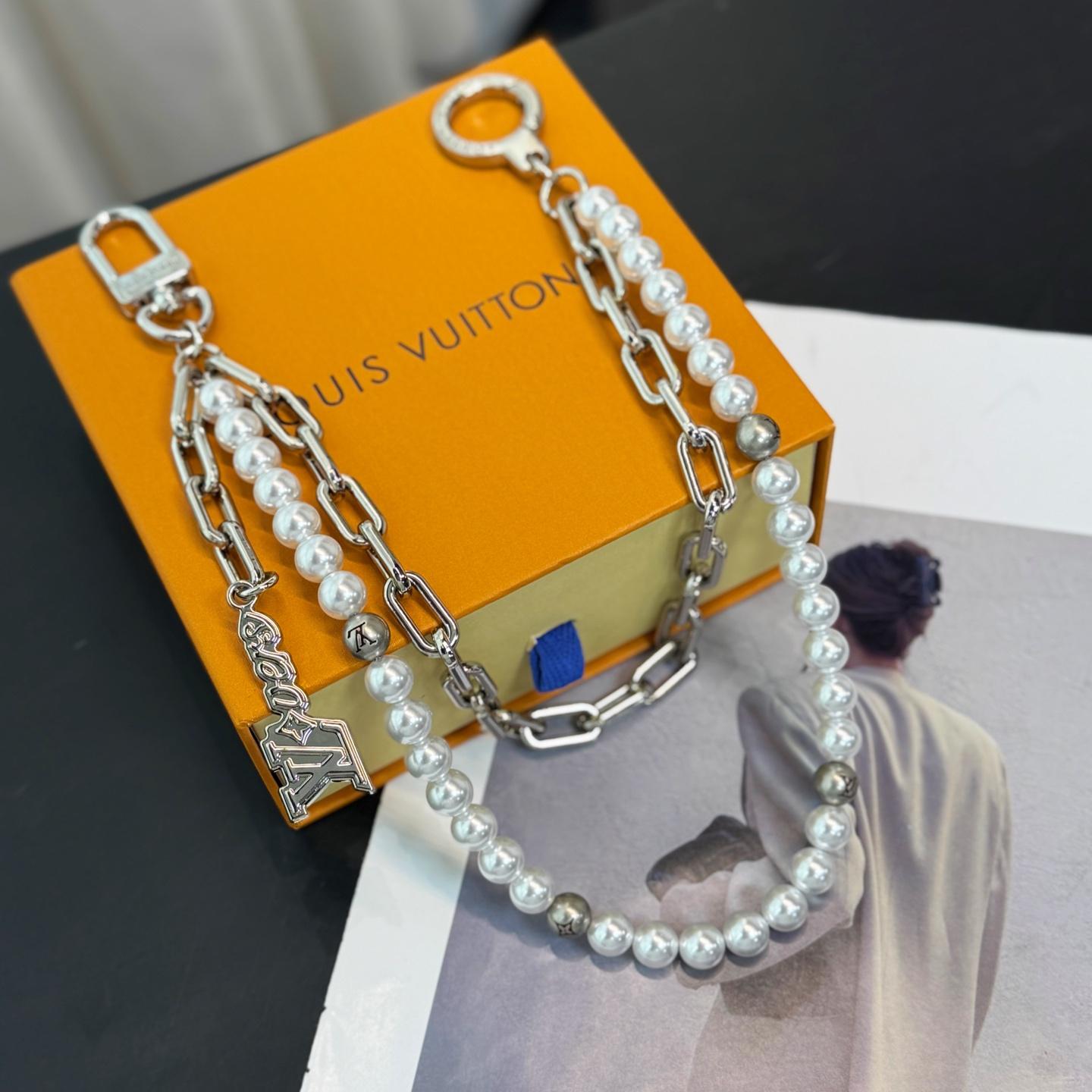 Louis Vuitton Pearls Chain Belt and Bag Charm  M02606 - EUR FASHION