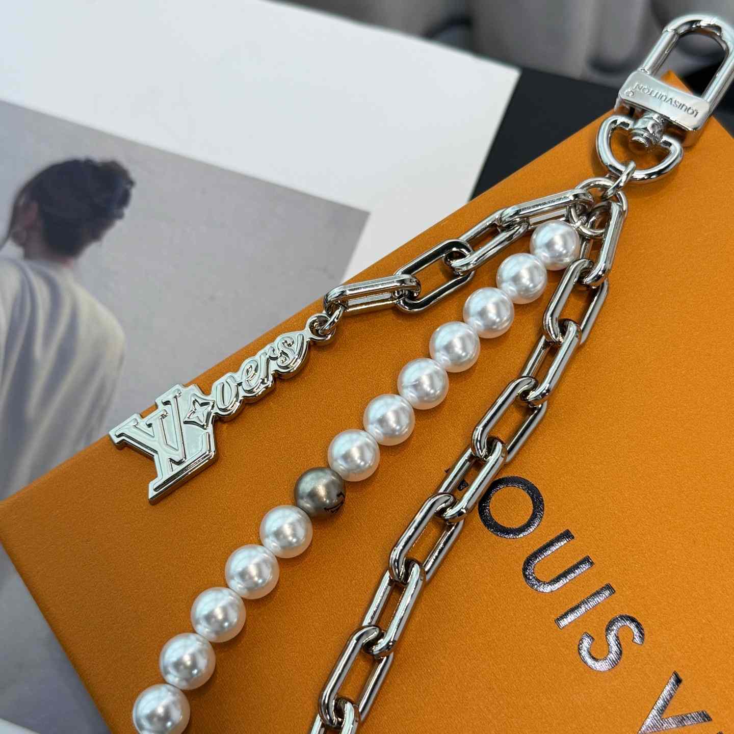 Louis Vuitton Pearls Chain Belt and Bag Charm  M02606 - EUR FASHION