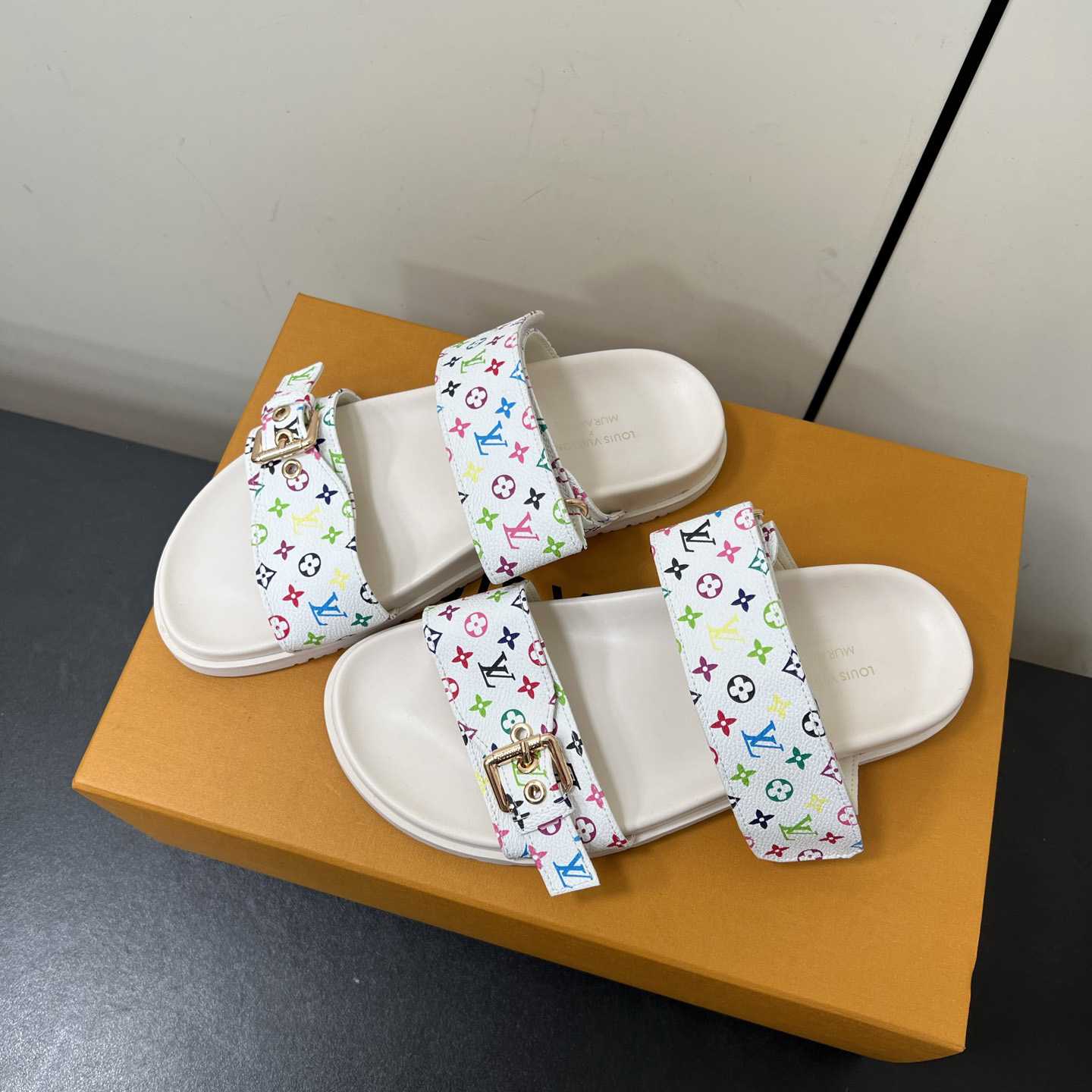 Louis Vuitton LV x TM Bom Dia Flat Comfort Mule   1AGXTV - EUR FASHION