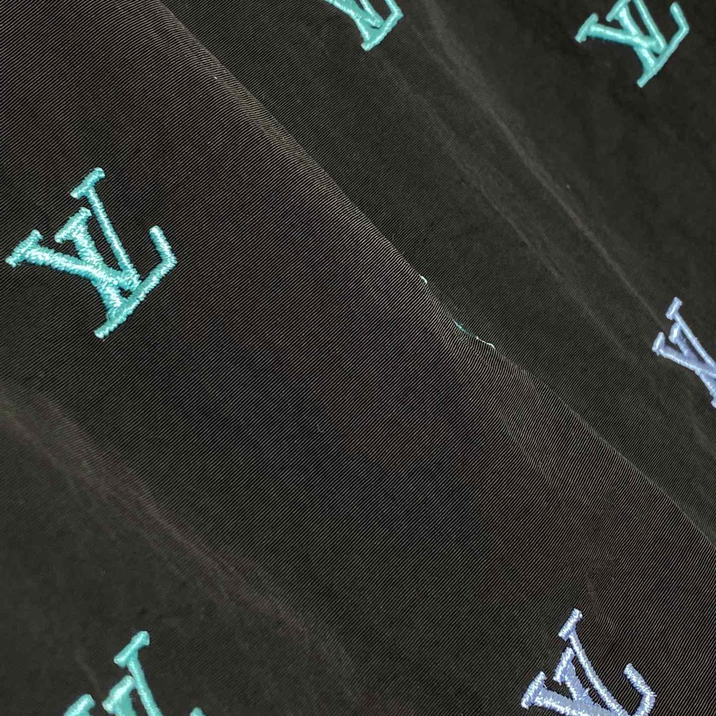 Louis Vuitton LV Blason Gradient Embroidered Swim Shorts   1AGTQT - EUR FASHION