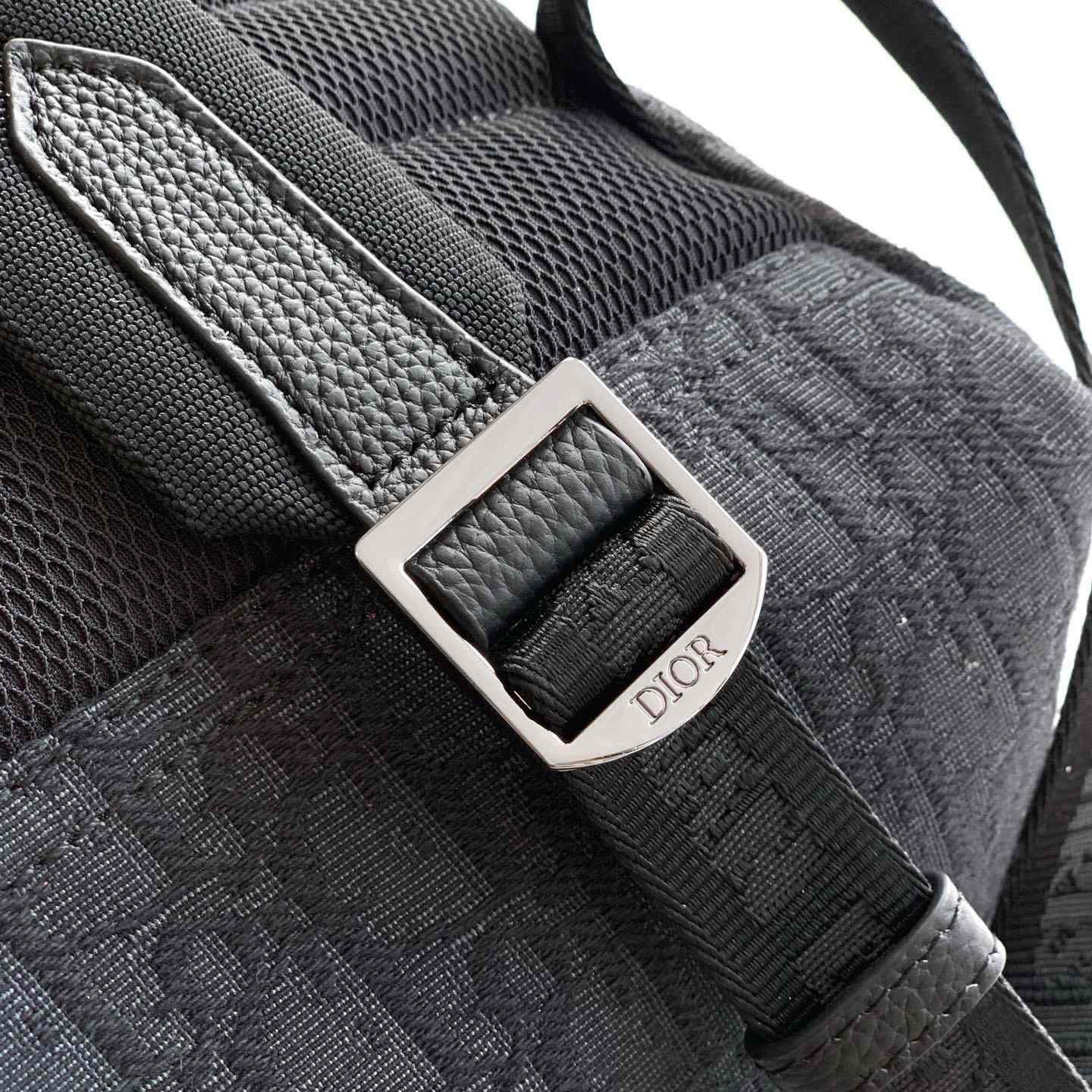 Dior And Kaws Rider 2.0 Zipped Backpack  - EUR FASHION
