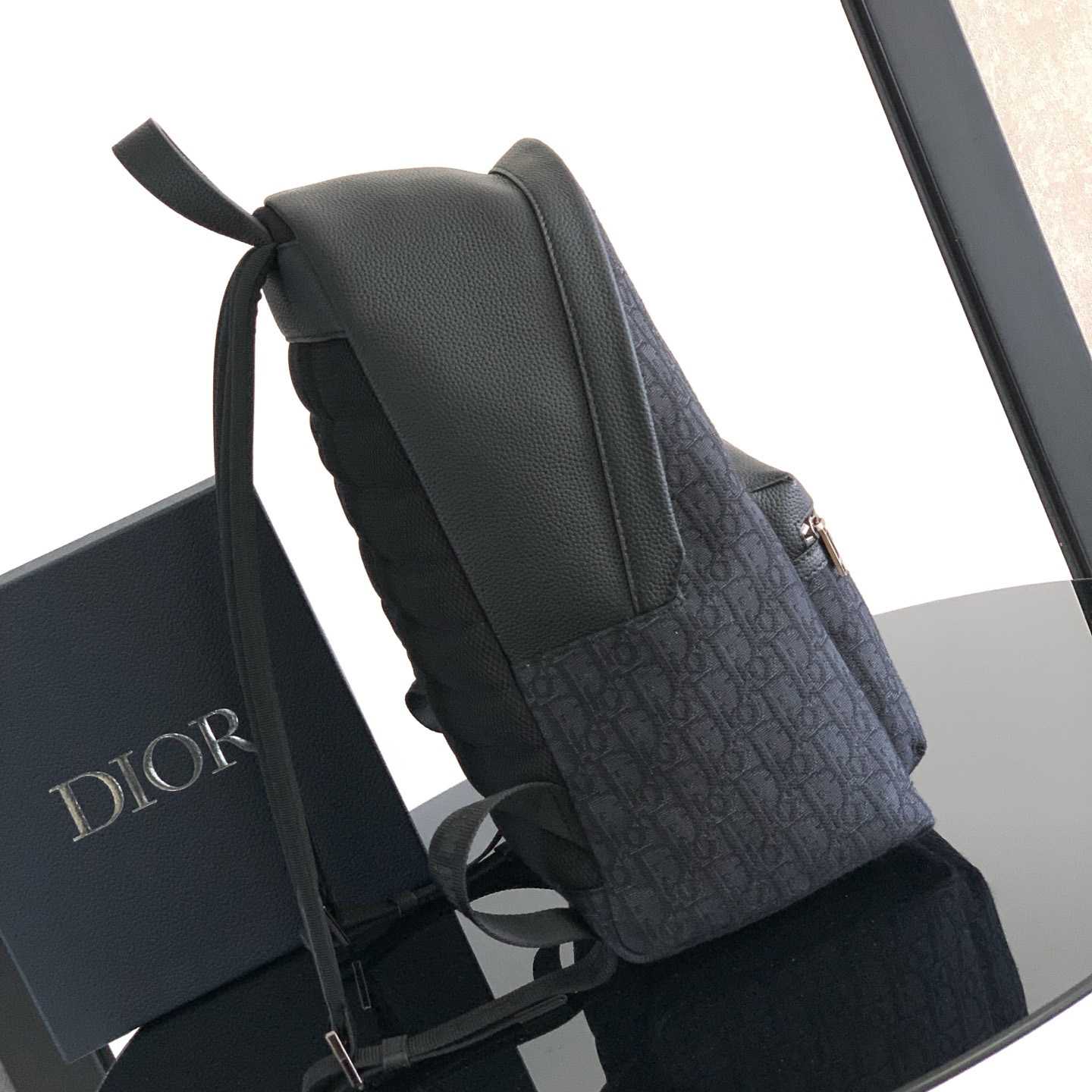 Dior And Kaws Rider 2.0 Zipped Backpack  - EUR FASHION