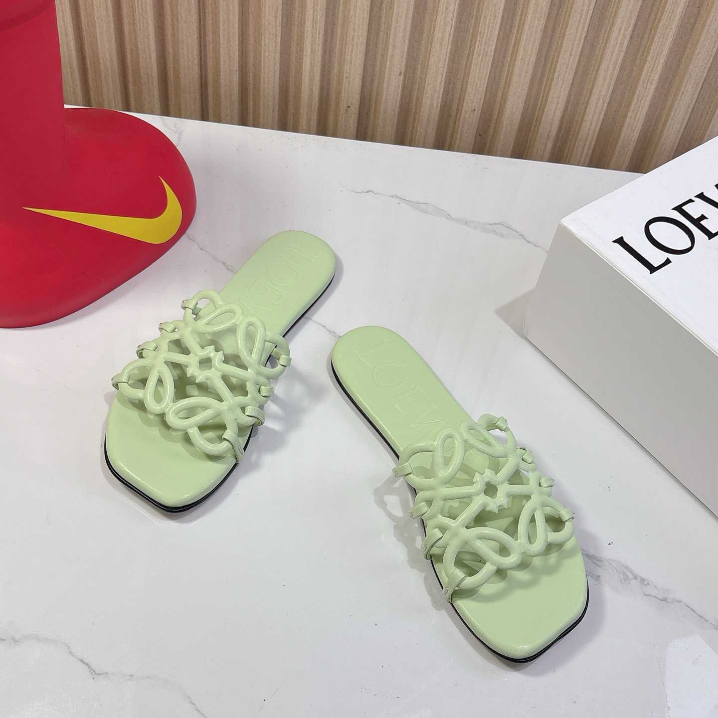Loewe Petal Anagram Slide In Soft Calfskin - EUR FASHION