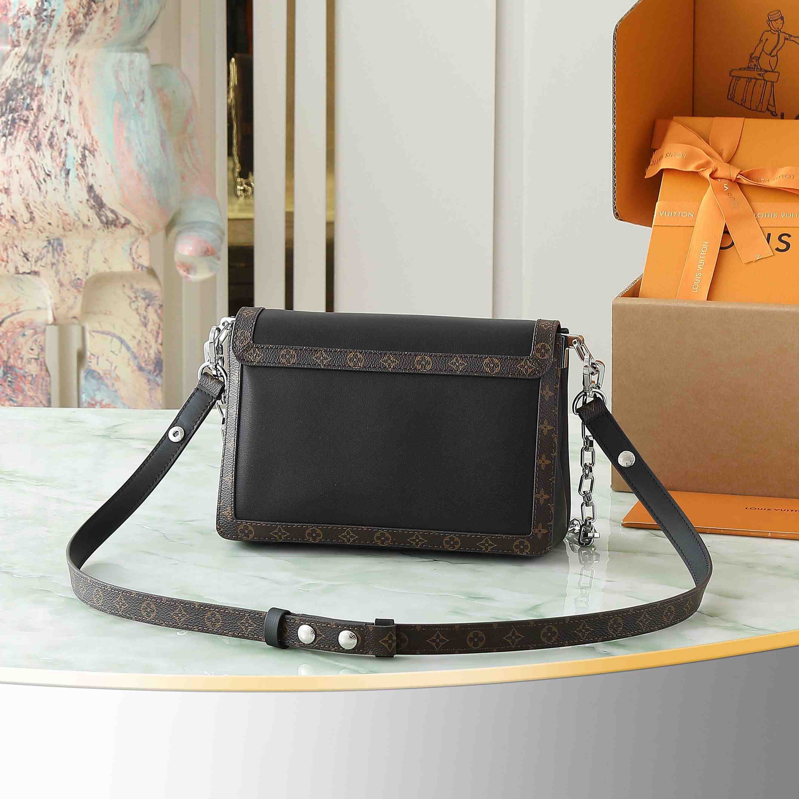 Louis Vuitton Dauphine Soft Vibe MM   M13450 - EUR FASHION