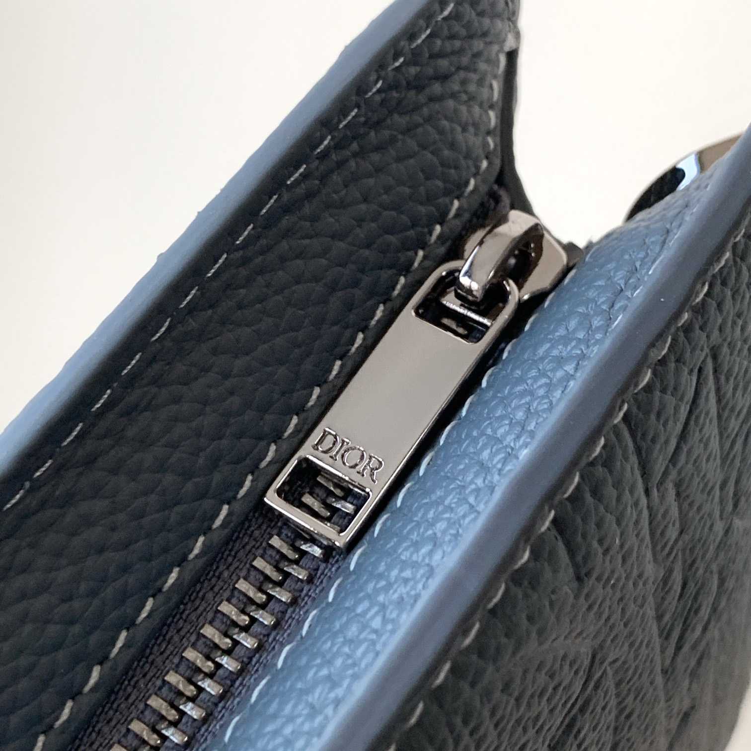 Dior A5 Triangle Pouch  - EUR FASHION