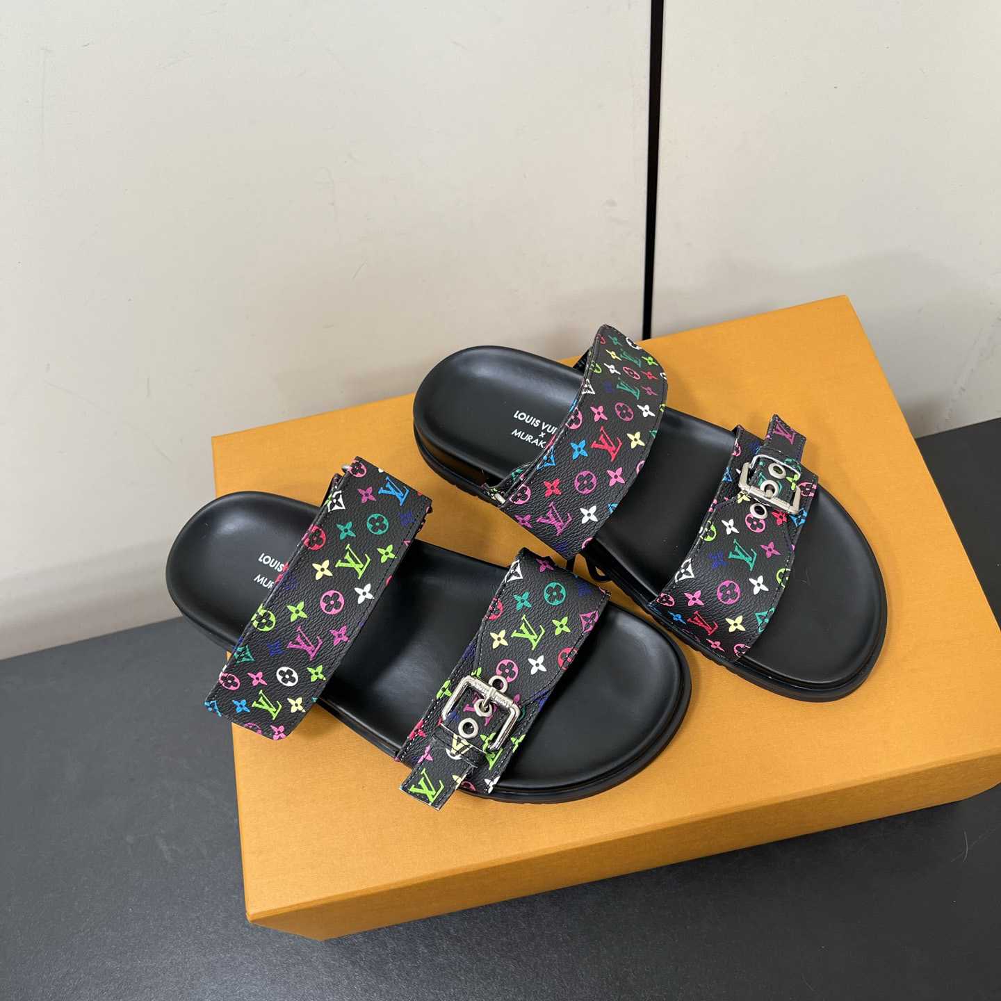 Louis Vuitton LV x TM Bom Dia Flat Comfort Mule   1AGXUB - EUR FASHION