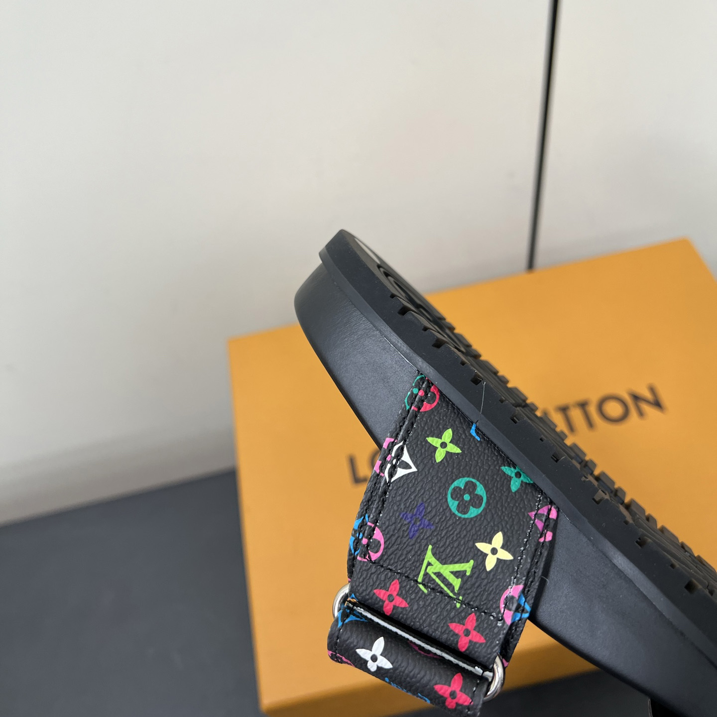 Louis Vuitton LV x TM Bom Dia Flat Comfort Mule   1AGXUB - EUR FASHION