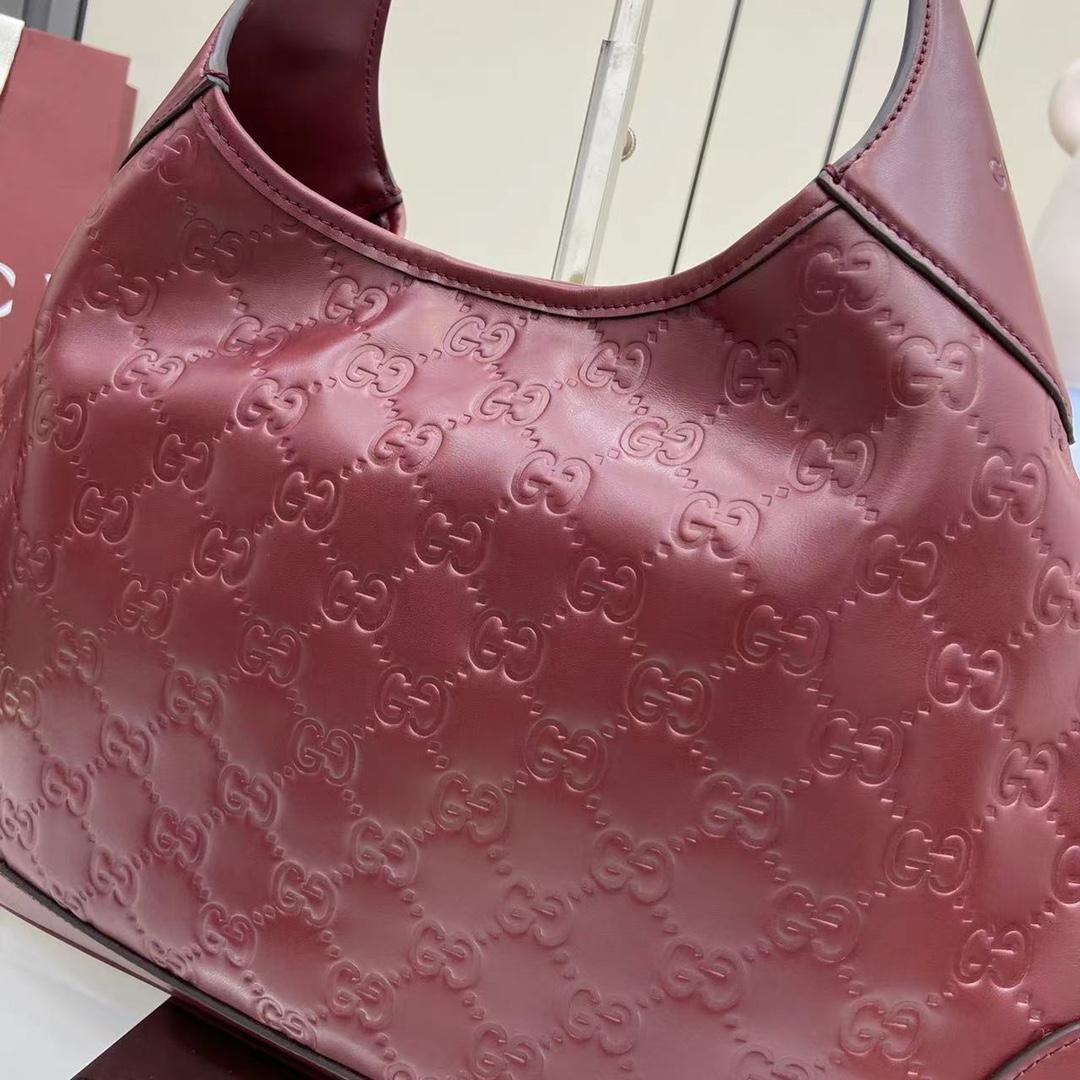 Gucci B Medium Shoulder Bag - EUR FASHION