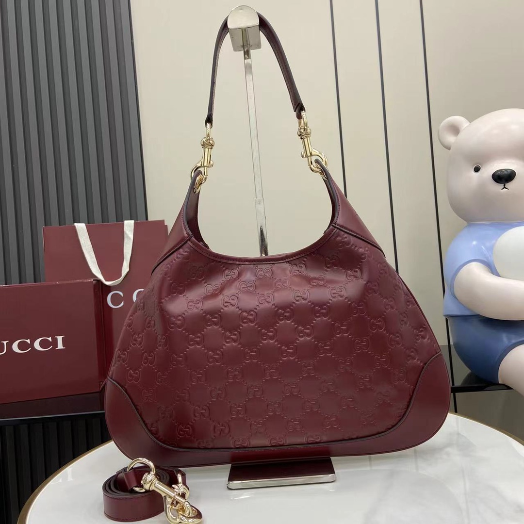 Gucci B Medium Shoulder Bag - EUR FASHION