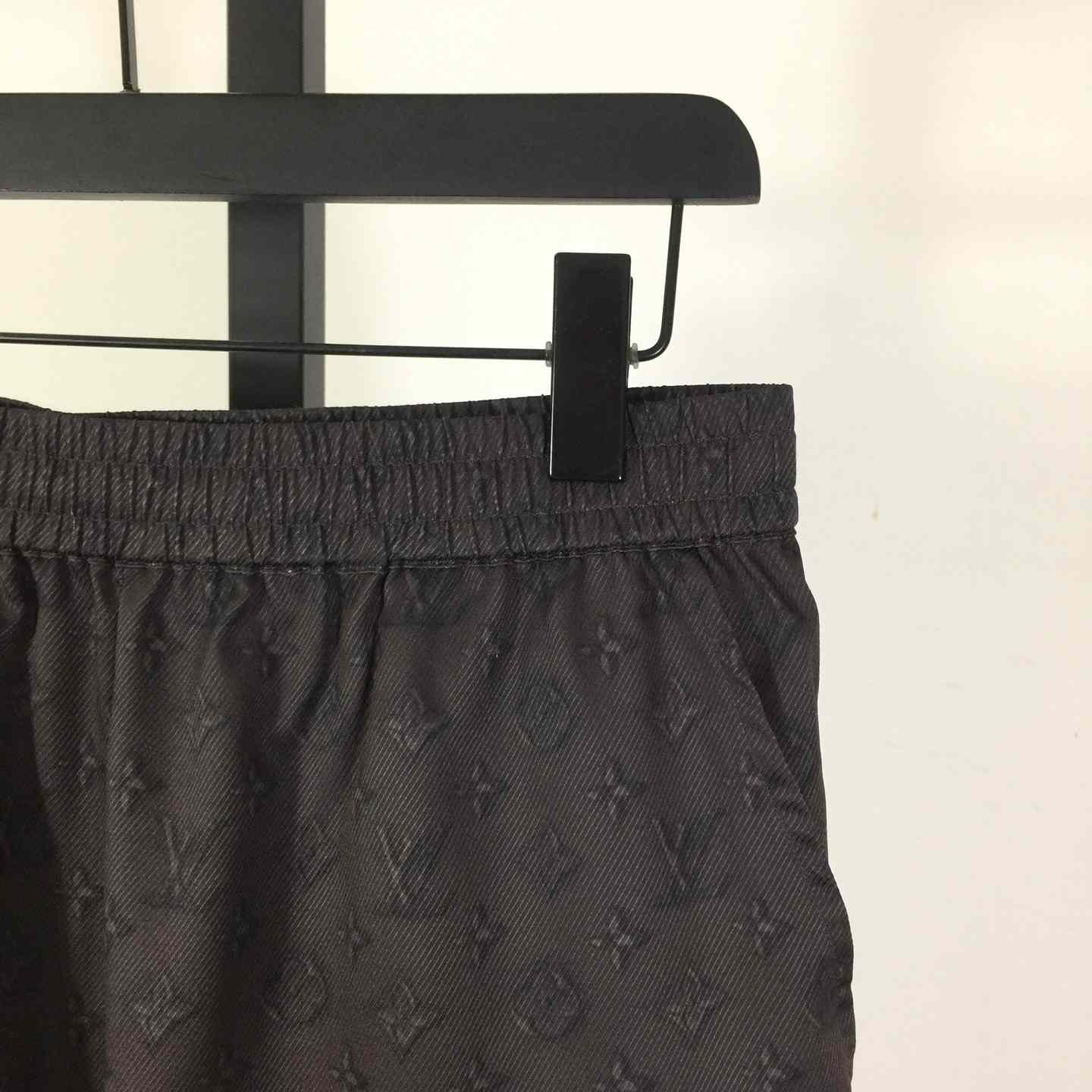 Louis Vuitton Printed Monogram Silk Shorts   1AHCD3 - EUR FASHION