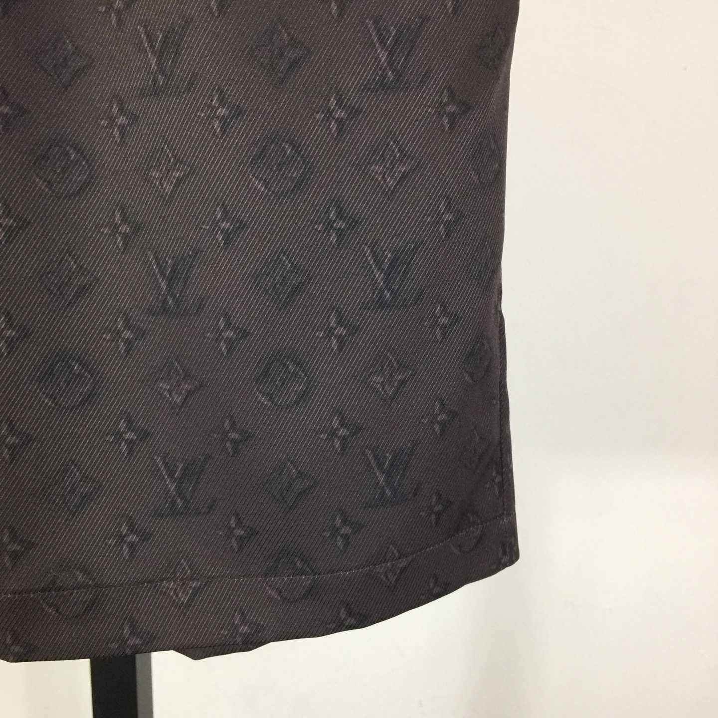 Louis Vuitton Printed Monogram Silk Shorts   1AHCD3 - EUR FASHION