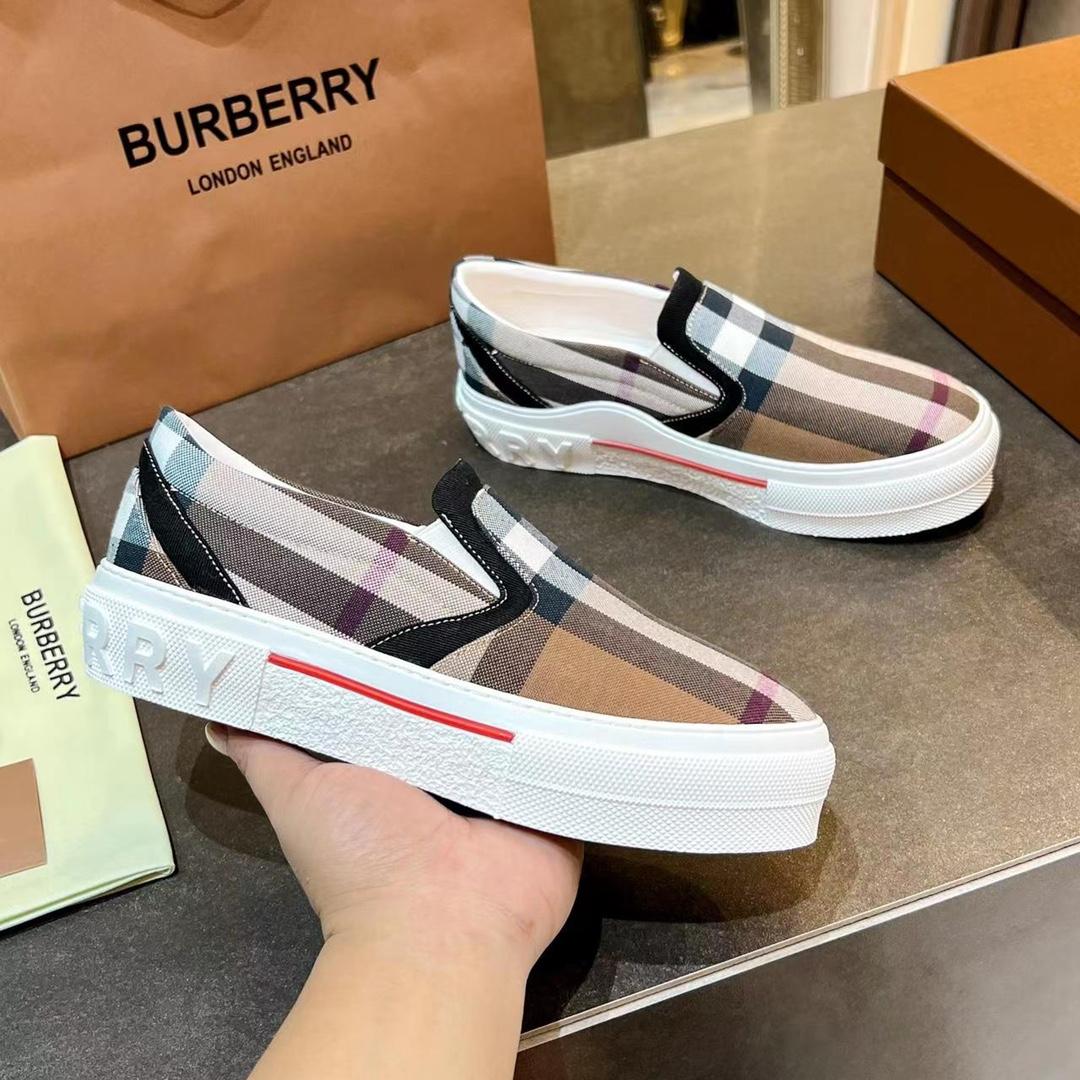 Burberry Slip On Sneakers - EUR FASHION