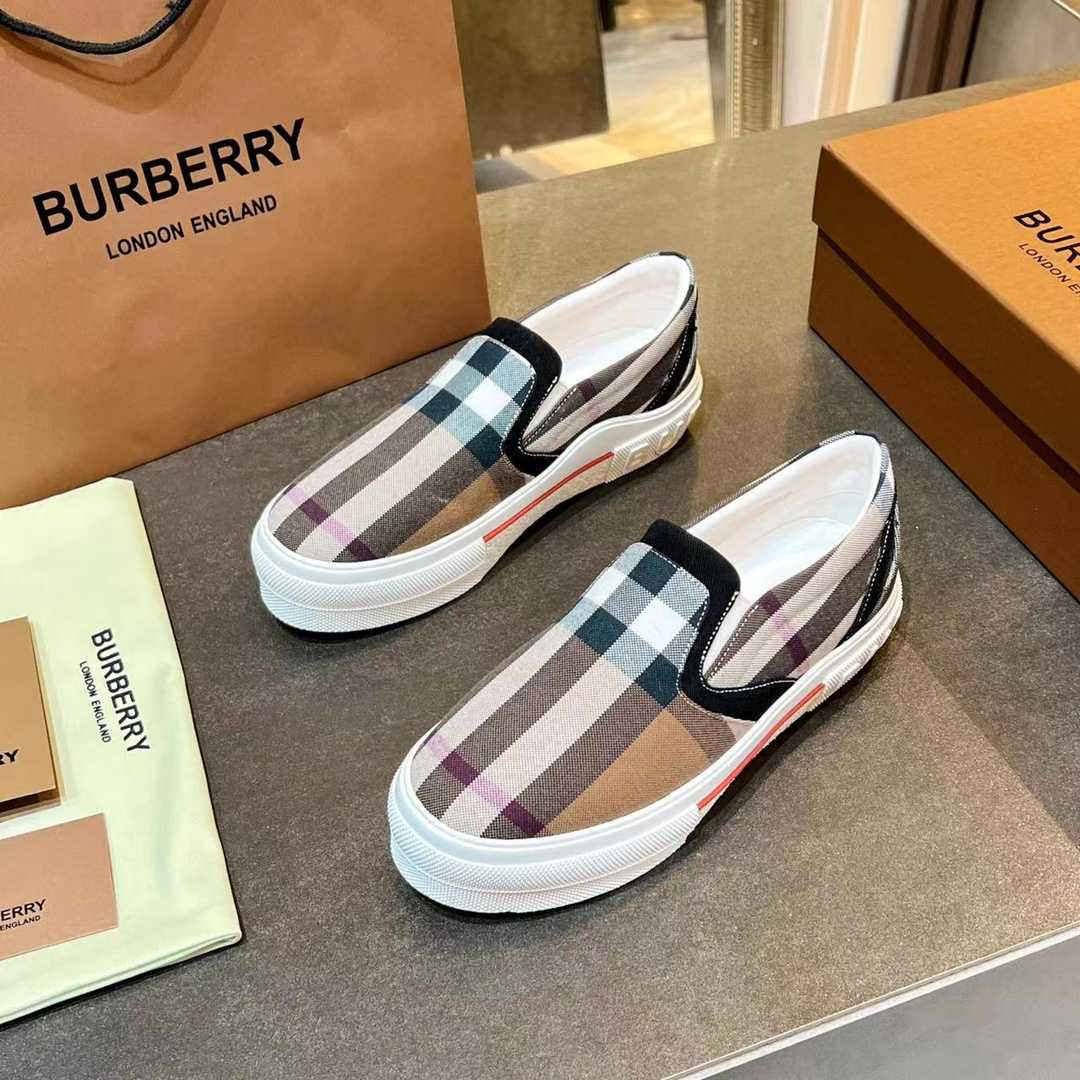 Burberry Slip On Sneakers - EUR FASHION